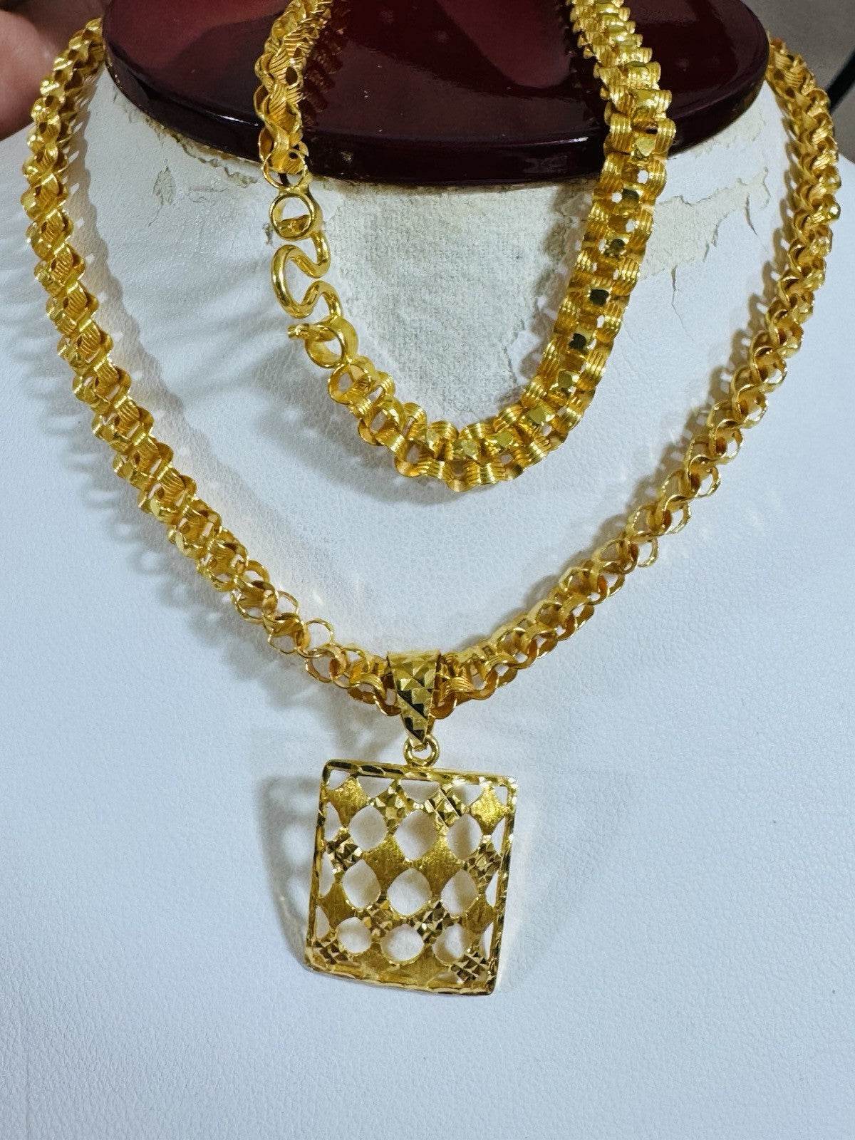 8990549