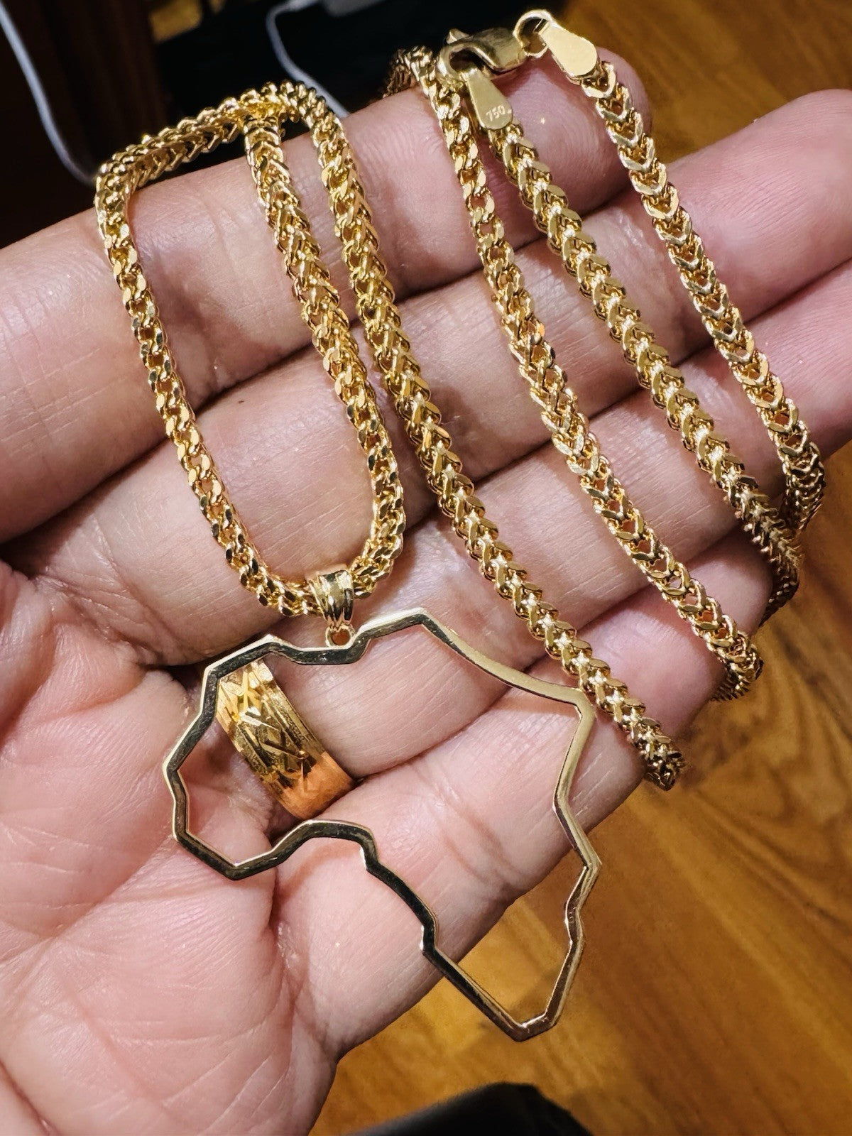 8989335