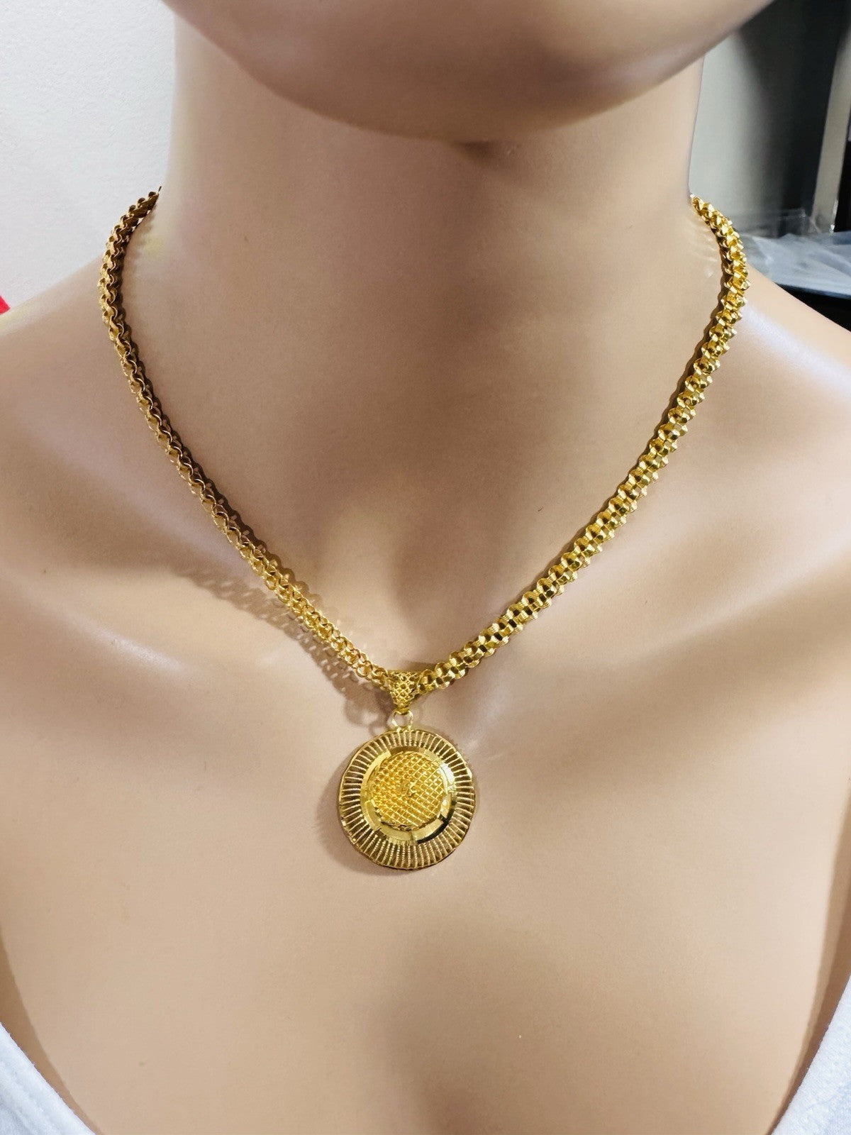 8989351