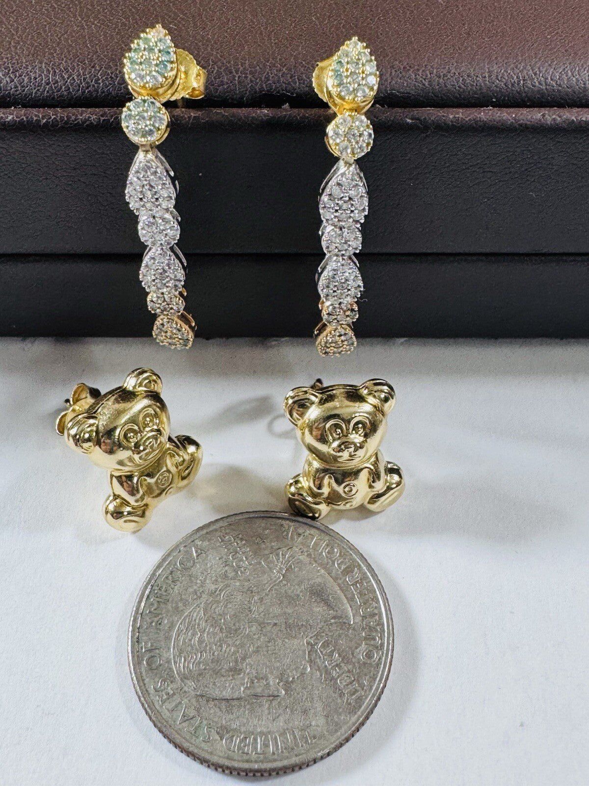 8769571
