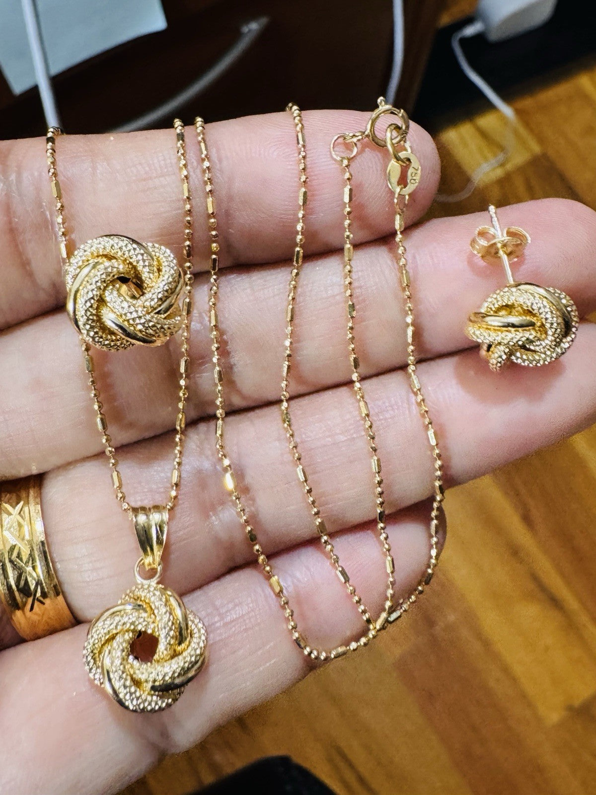 8989240