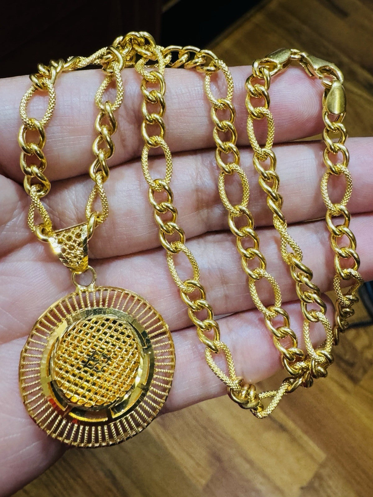 8990629