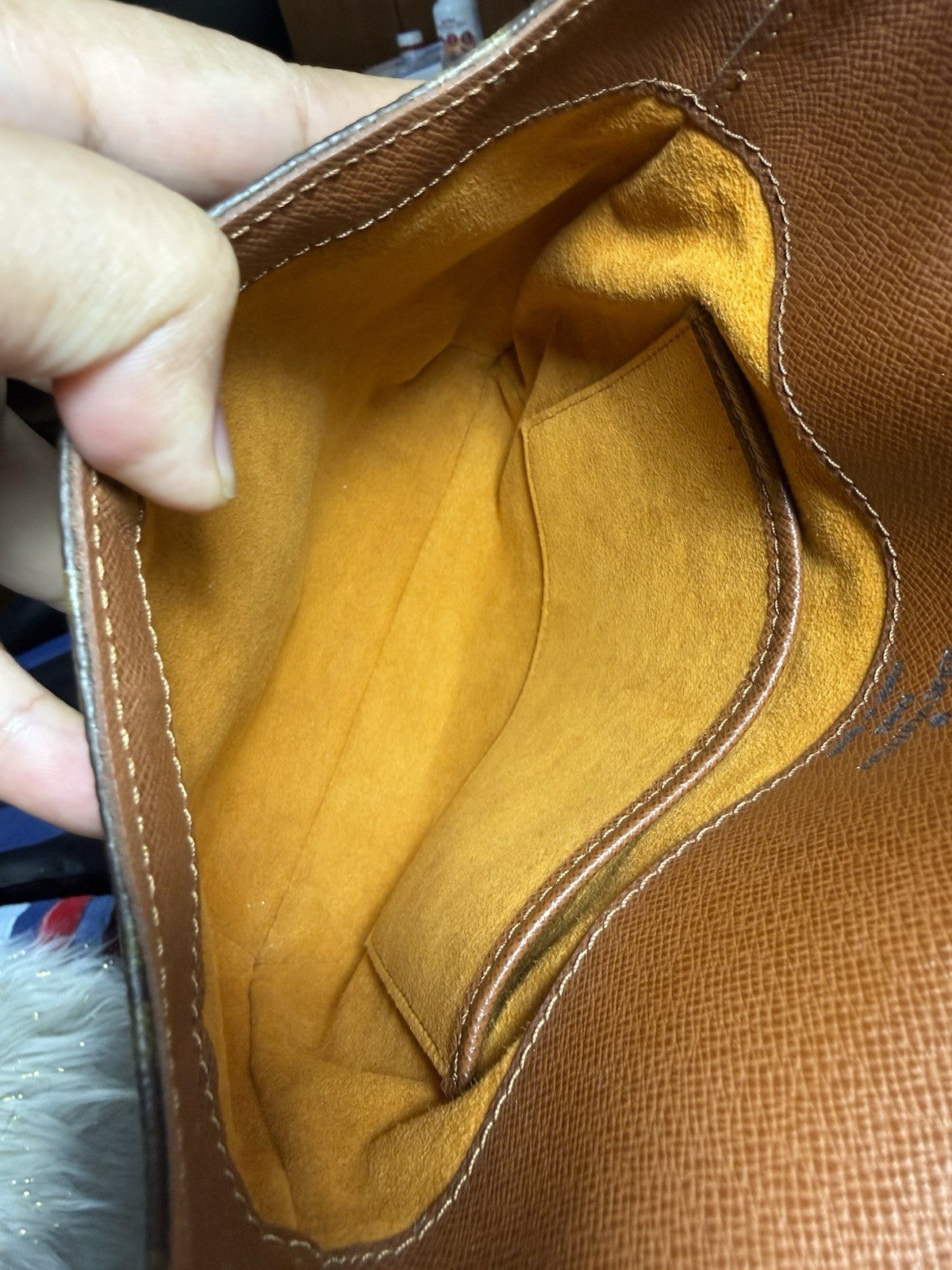 8989676