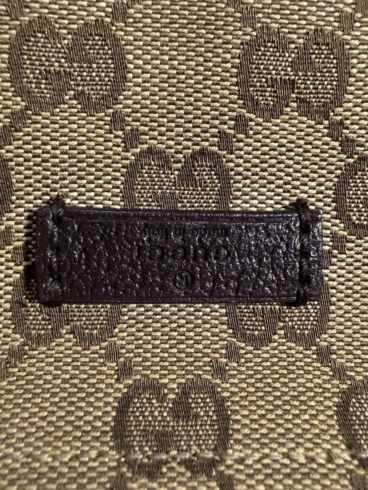 8989564