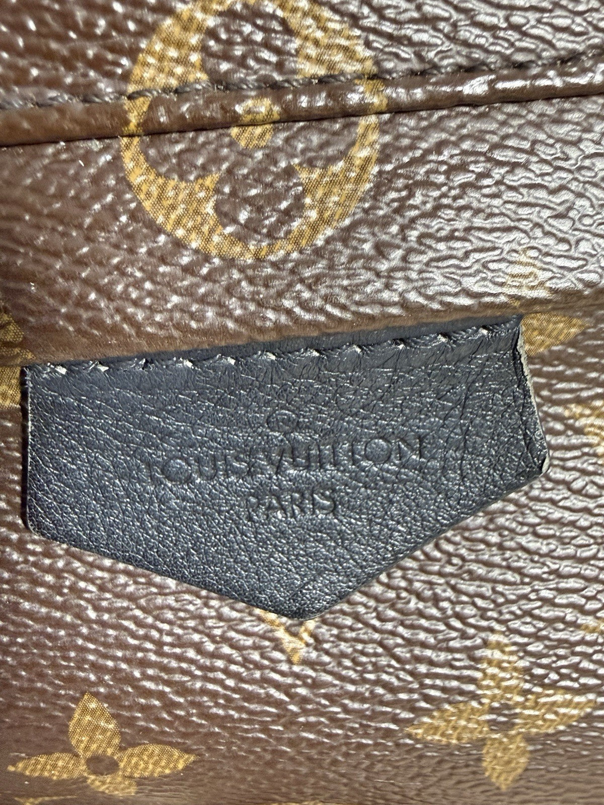 8989525