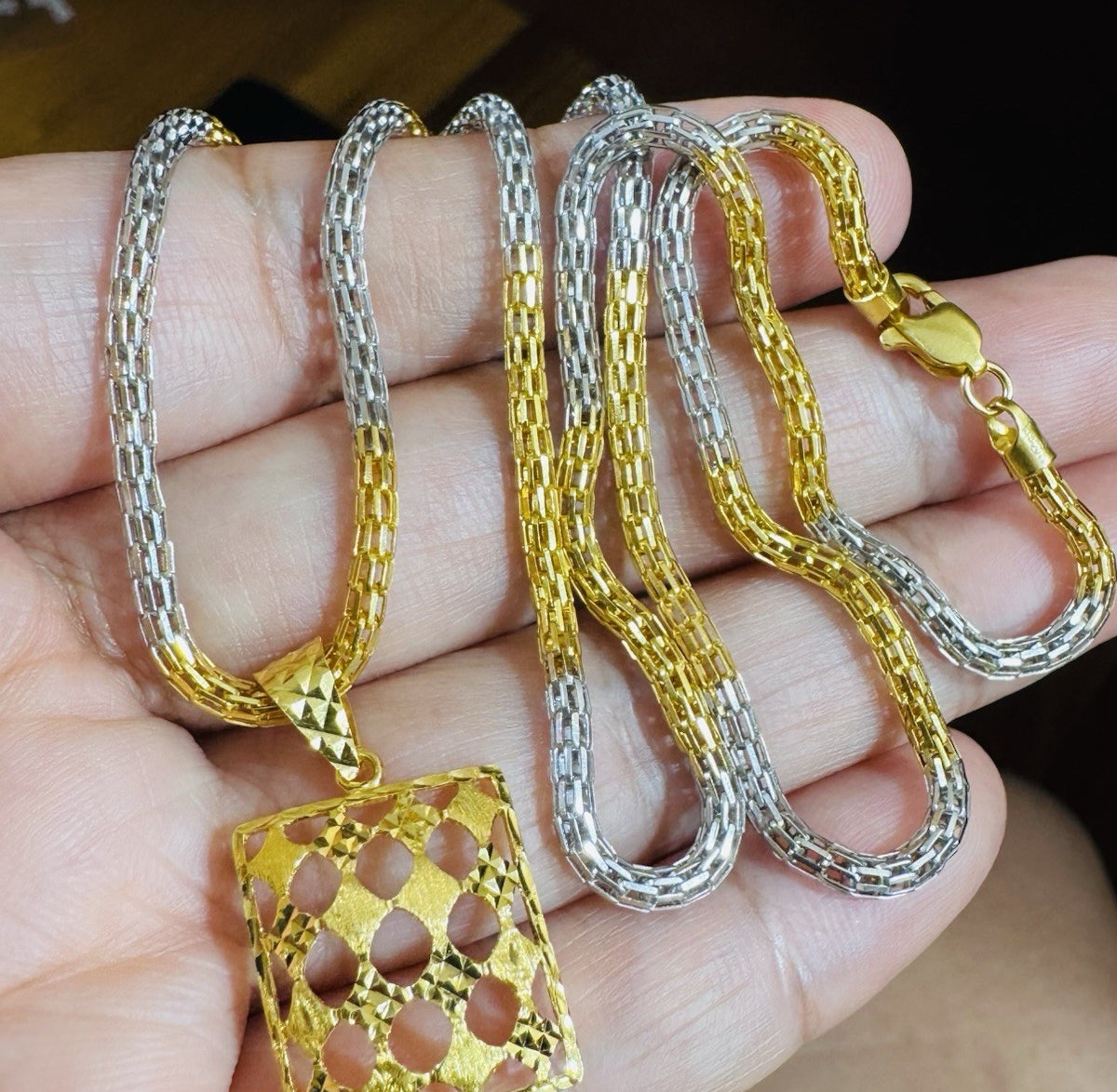 8990729