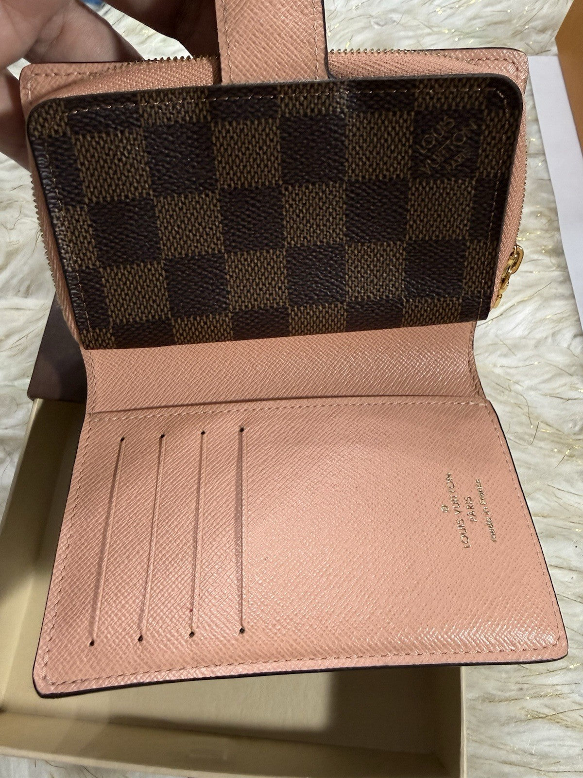 8989619