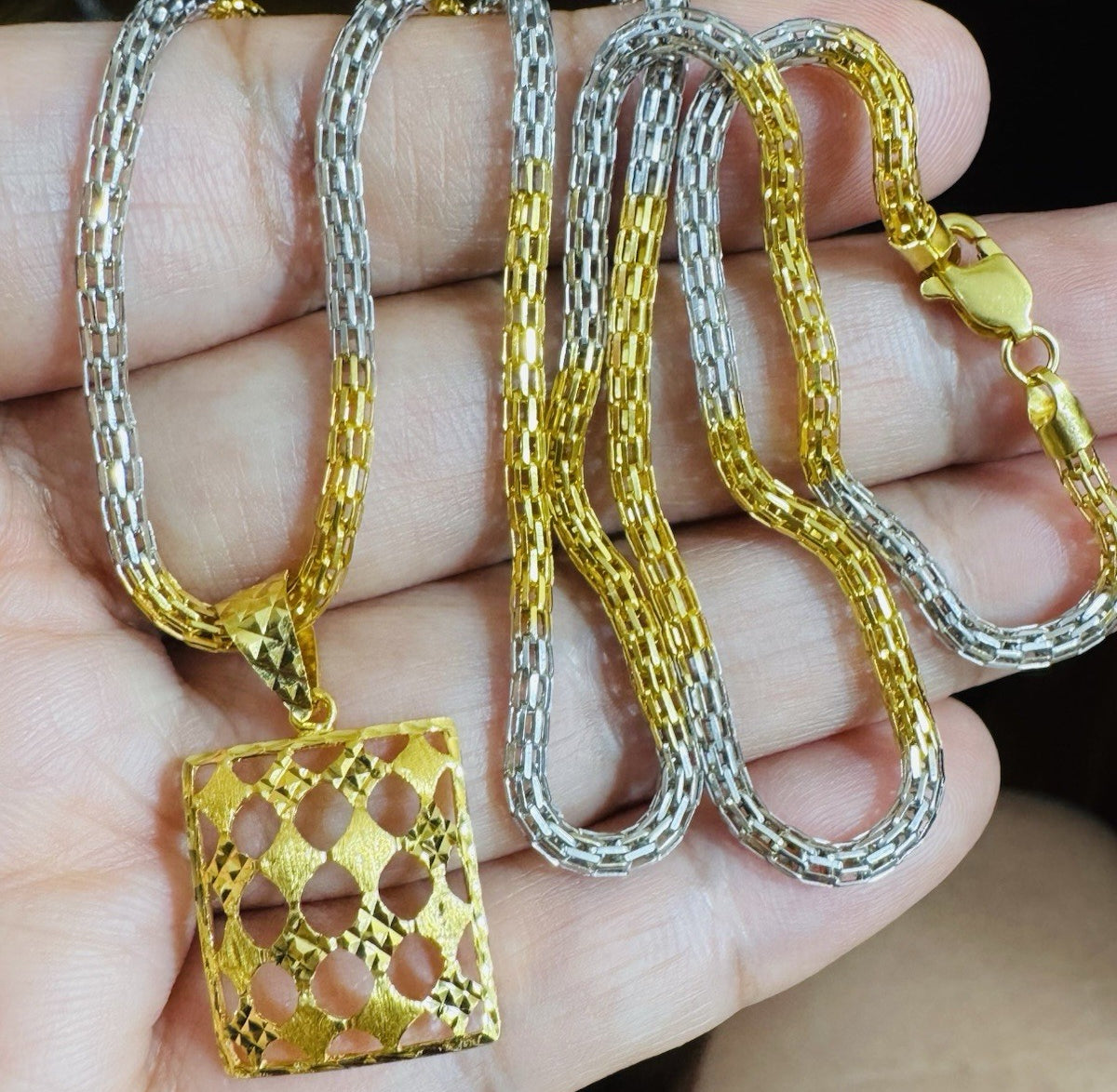 8990729