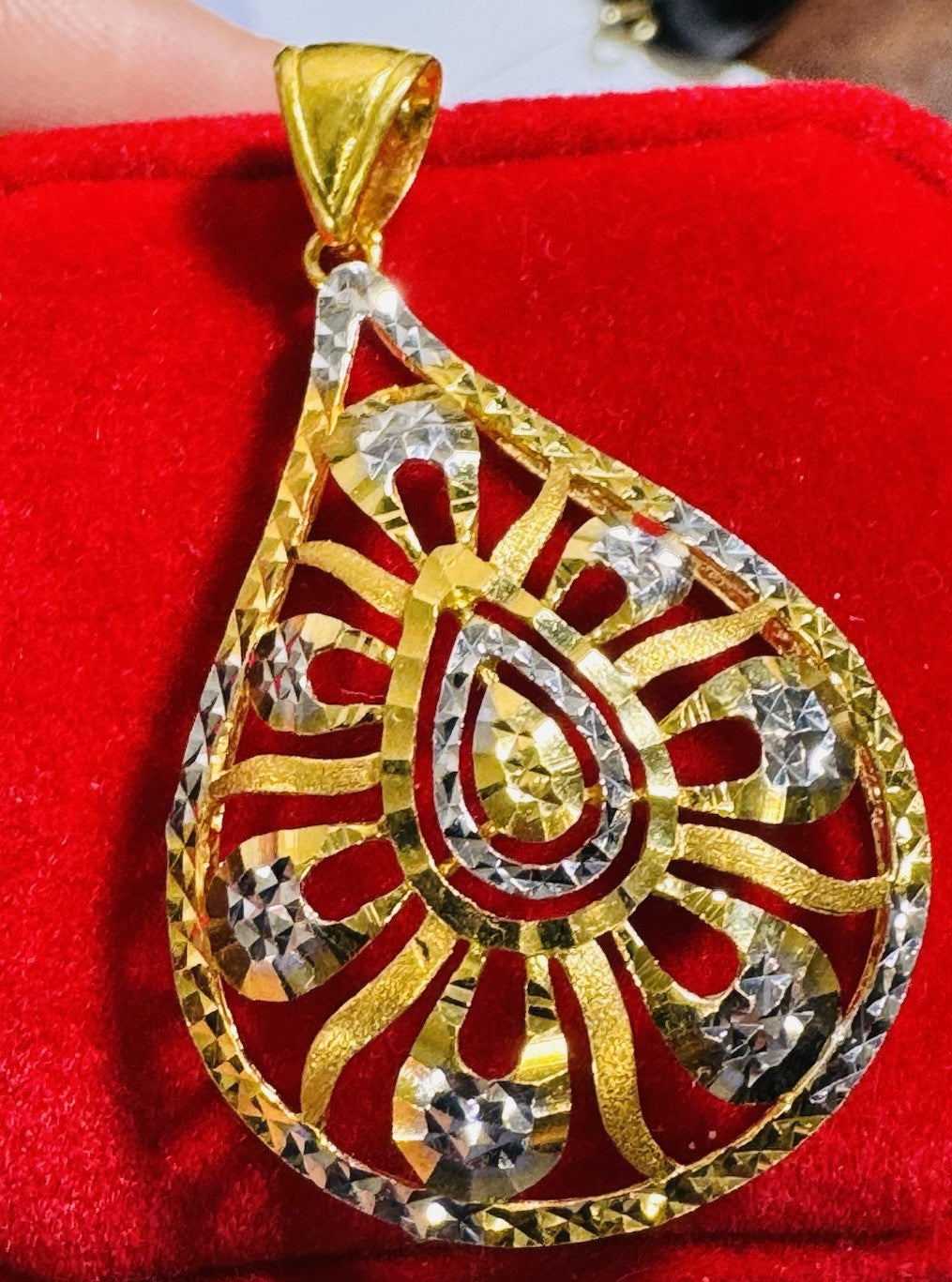 8989275