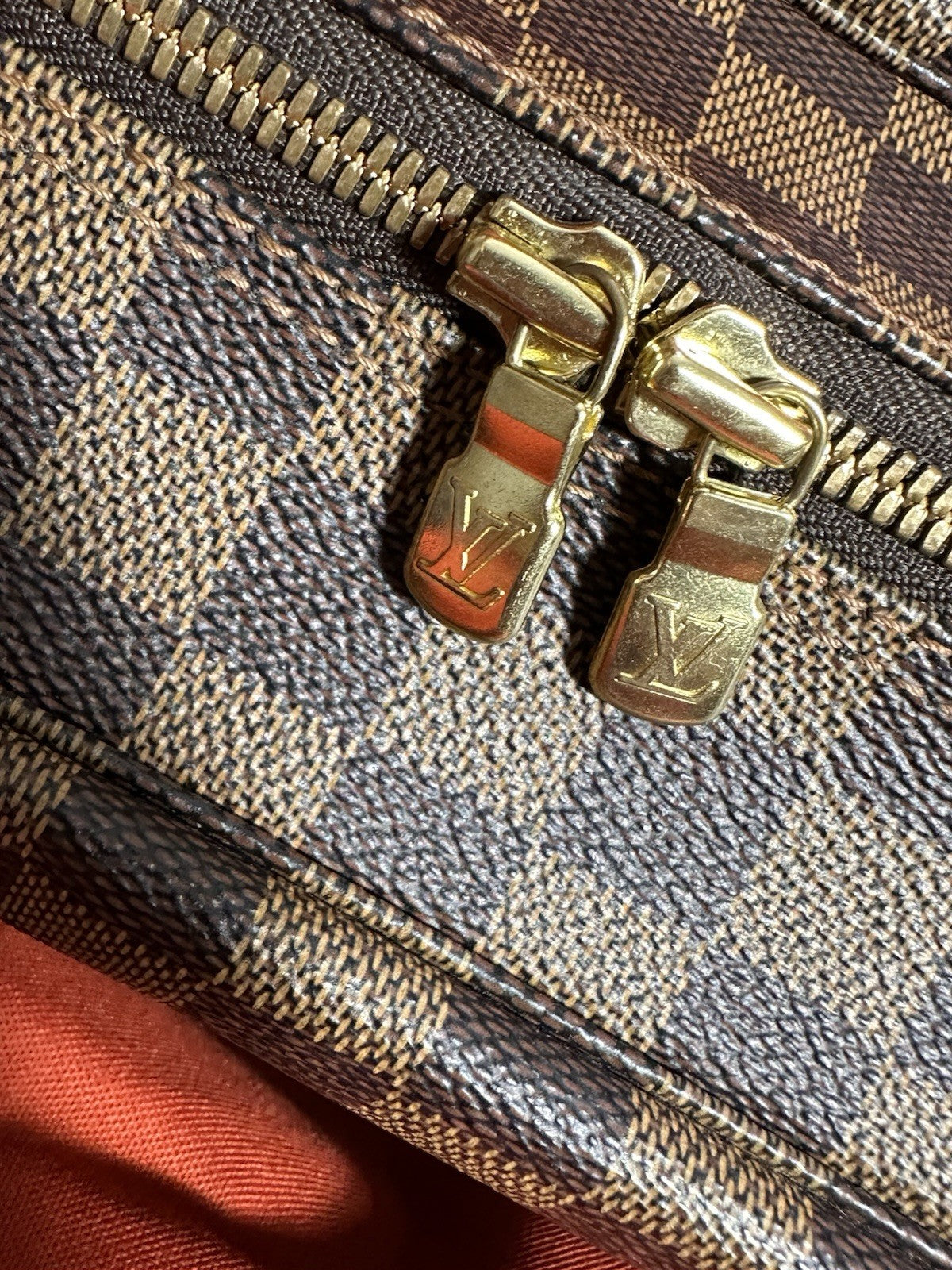 8989432