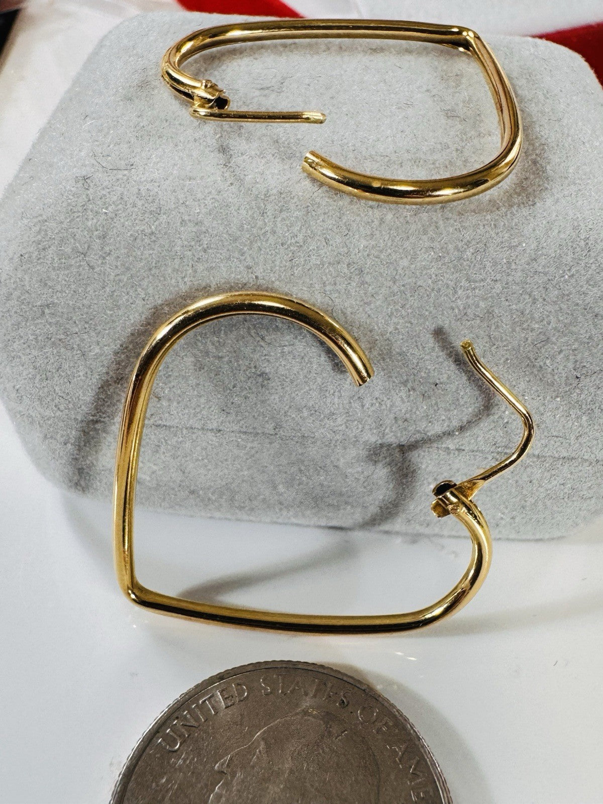 9053852