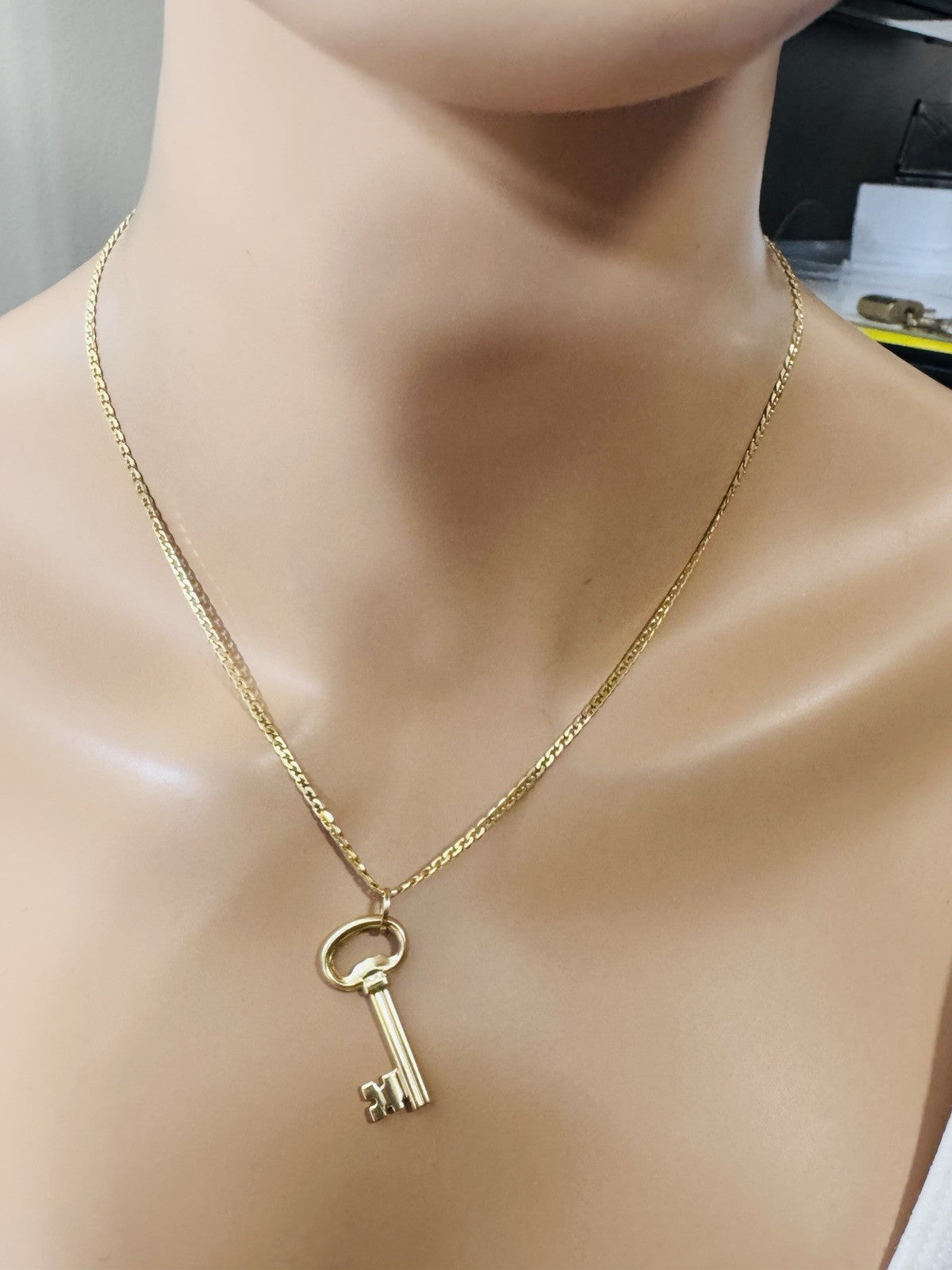 8989252