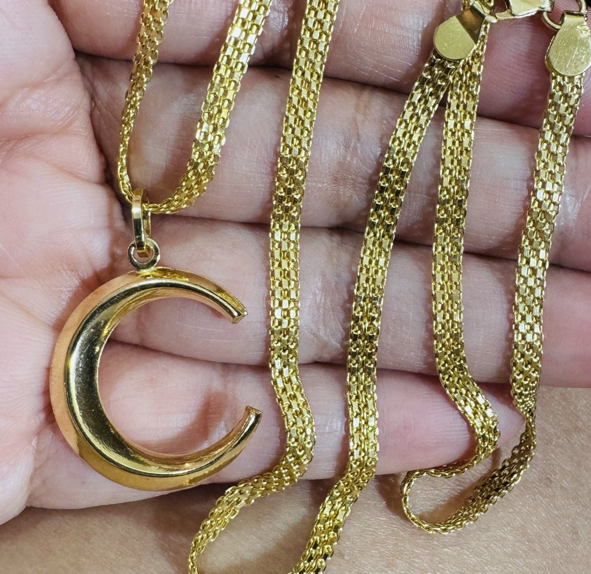 8827418