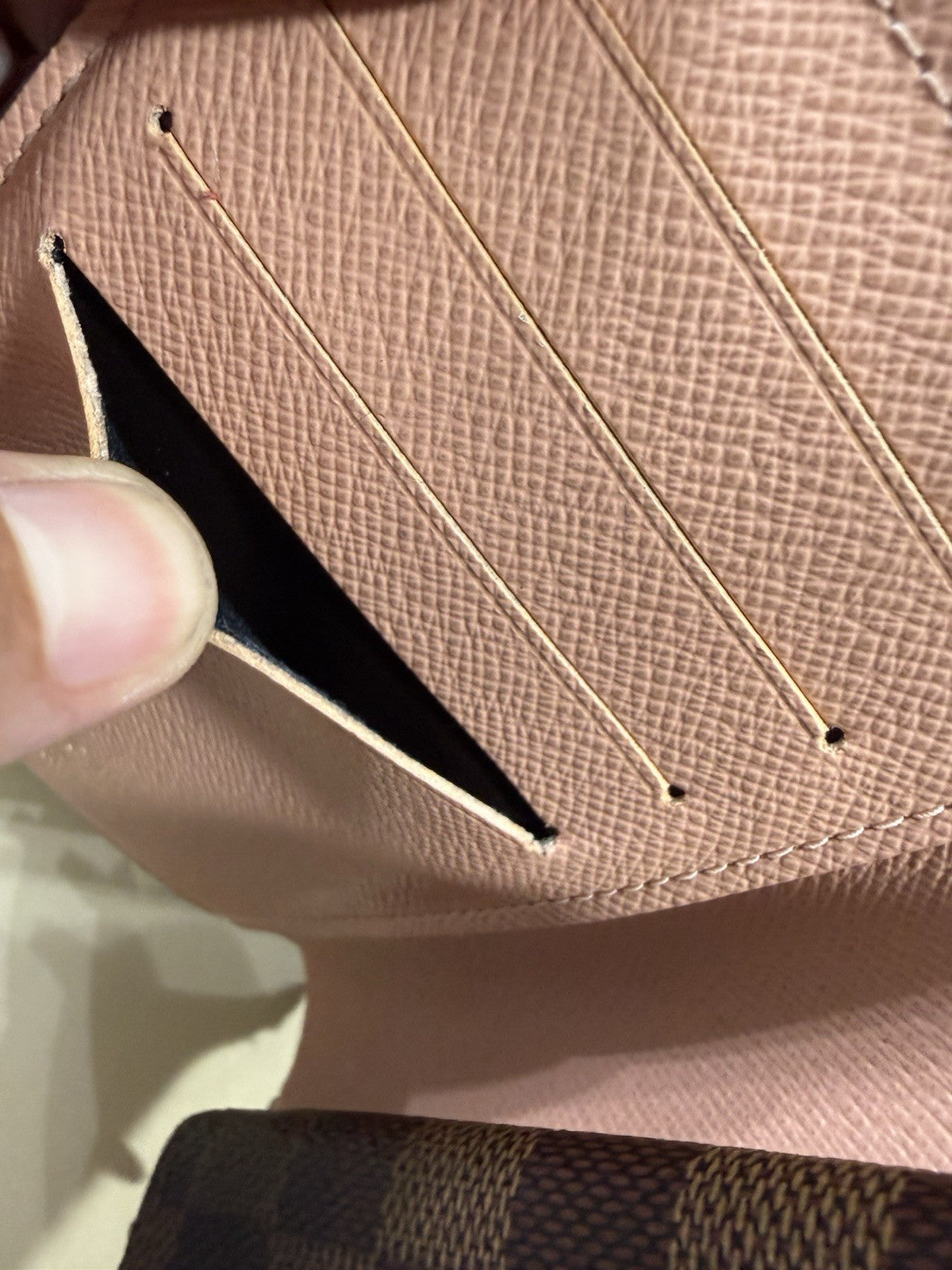 8989619