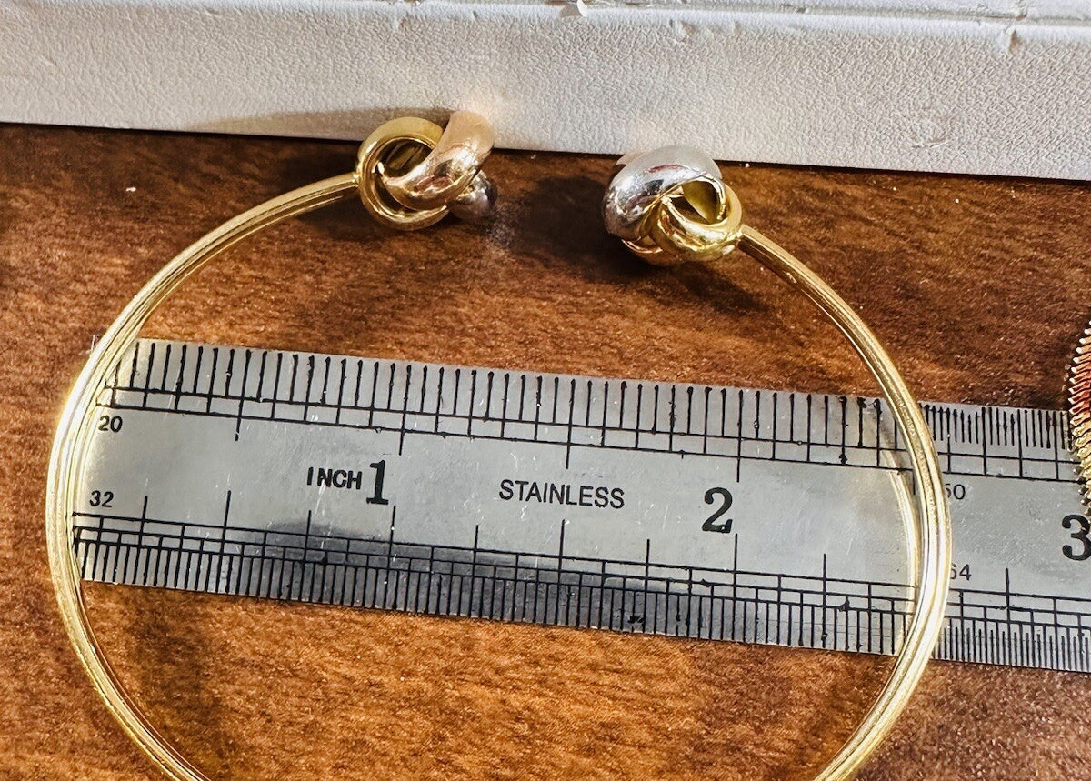 8789057