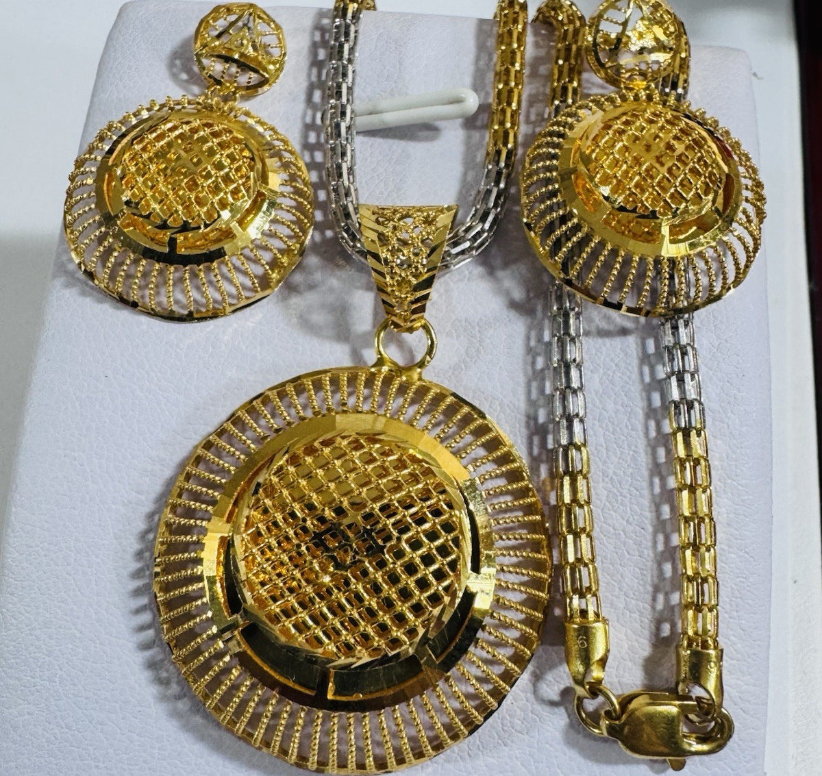 8769923