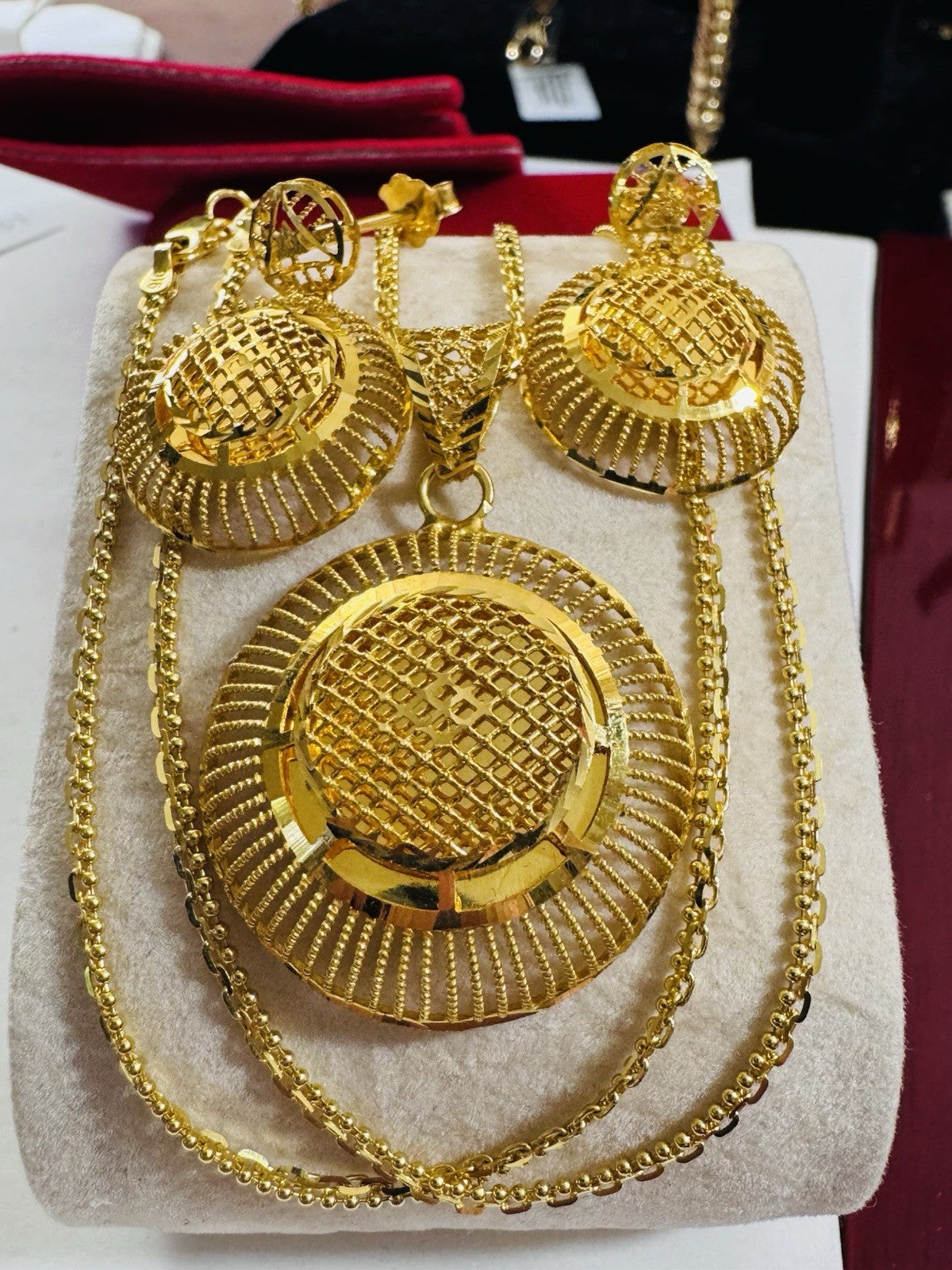8990256
