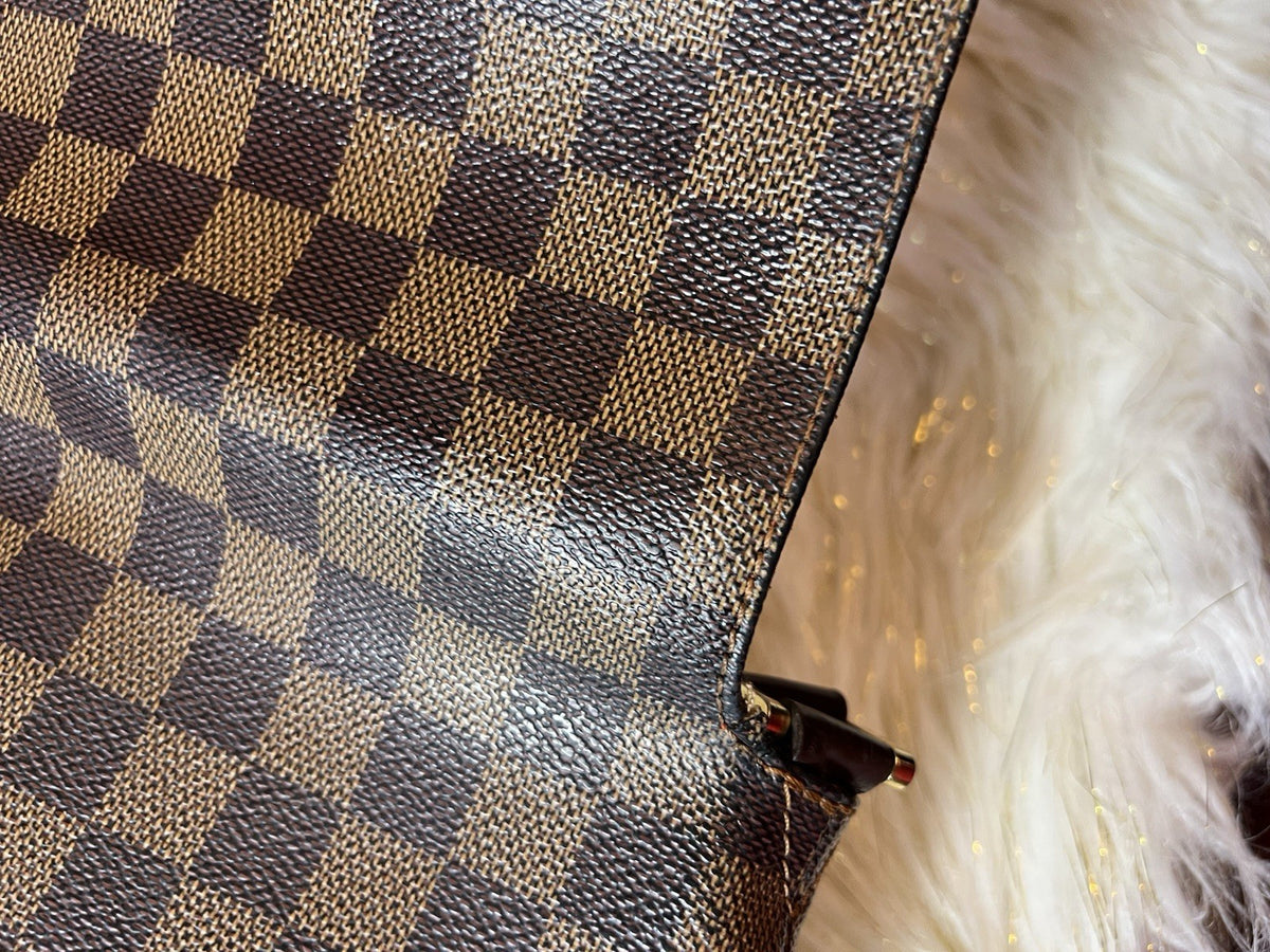 8989553