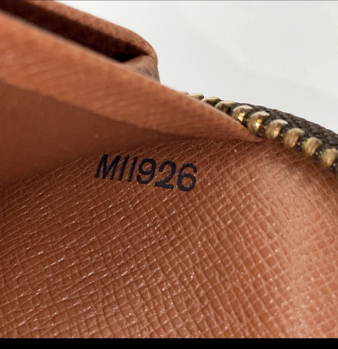 8989692