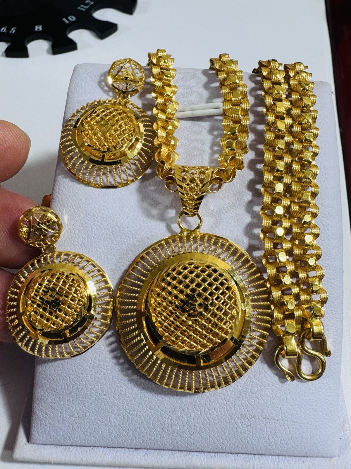 8990600