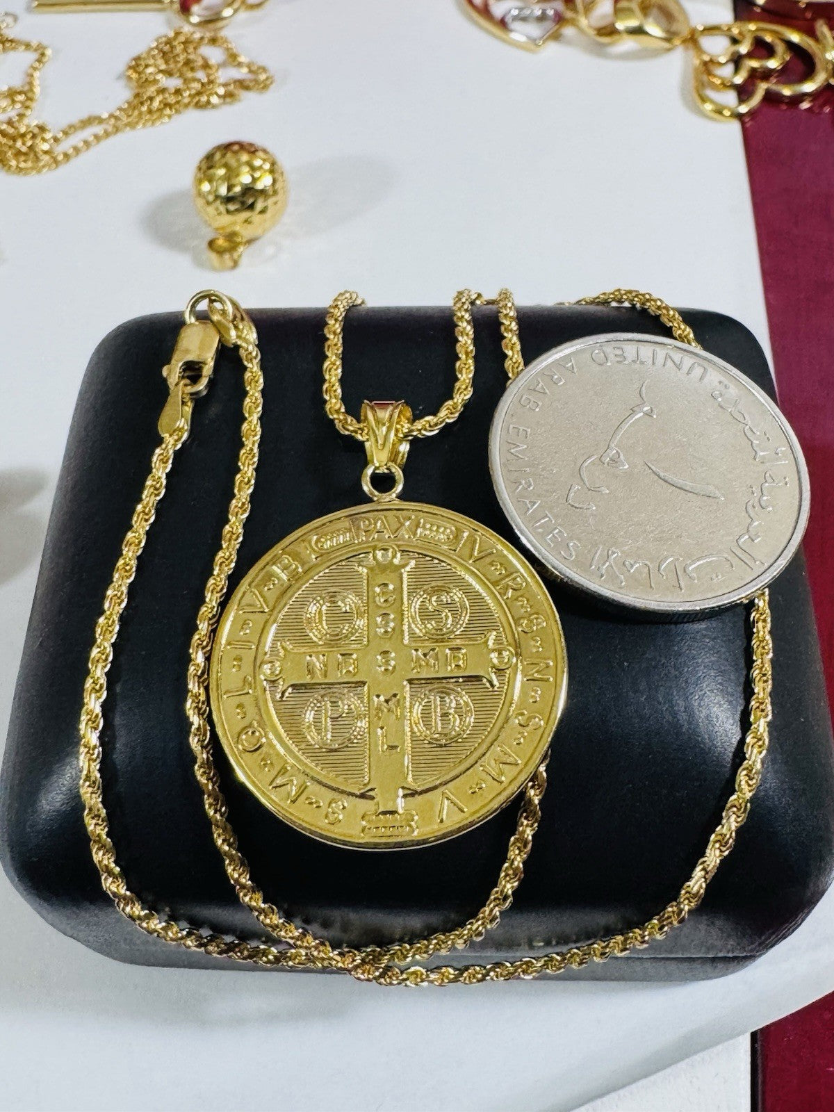 8989762