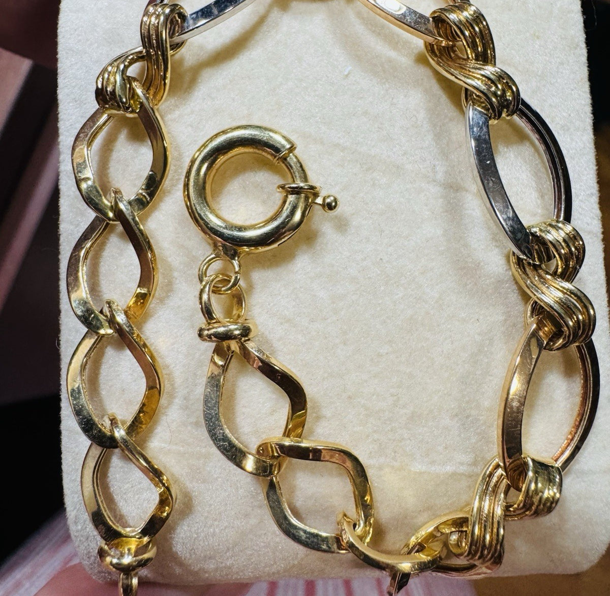 8993633
