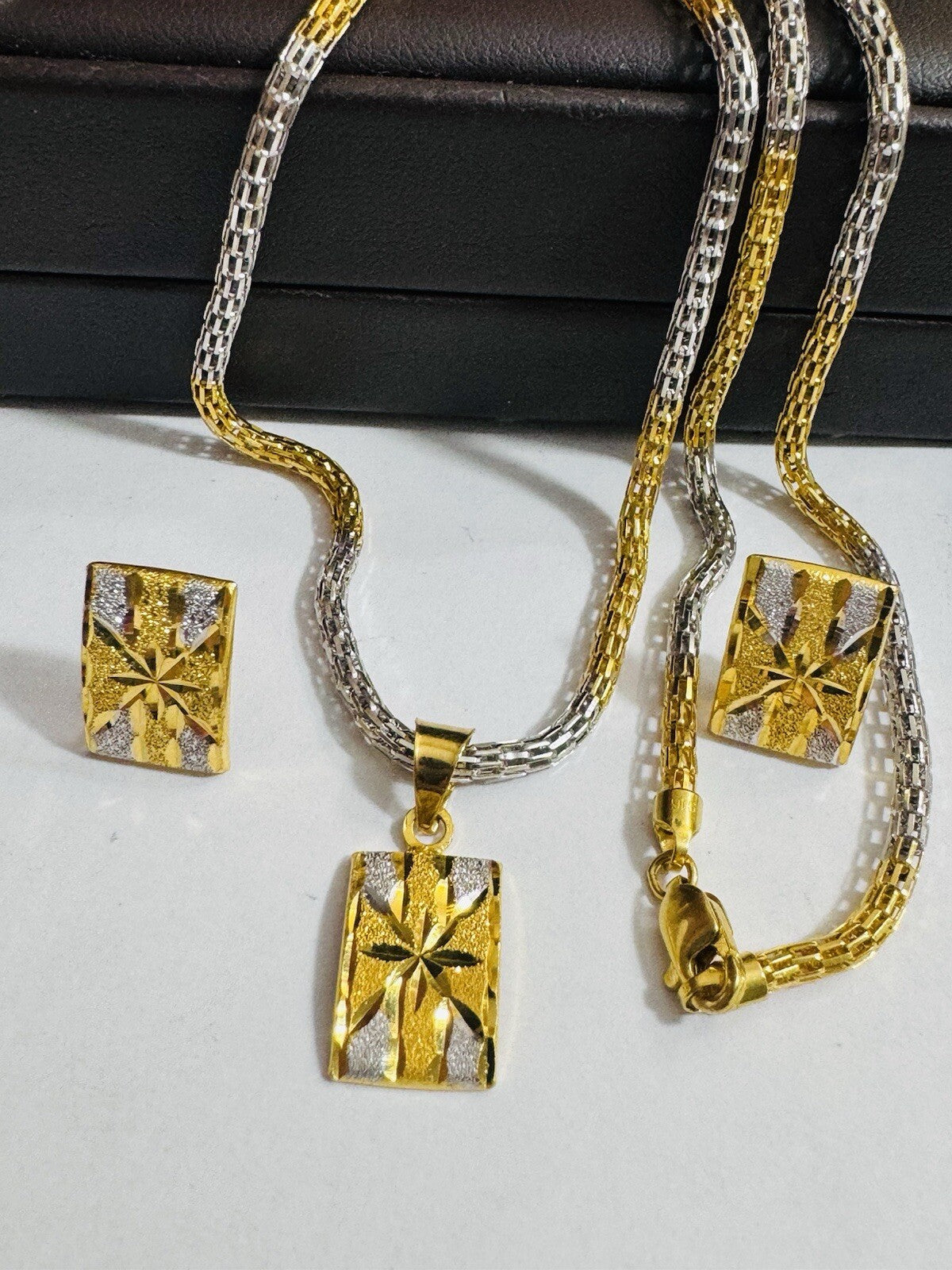 8990192
