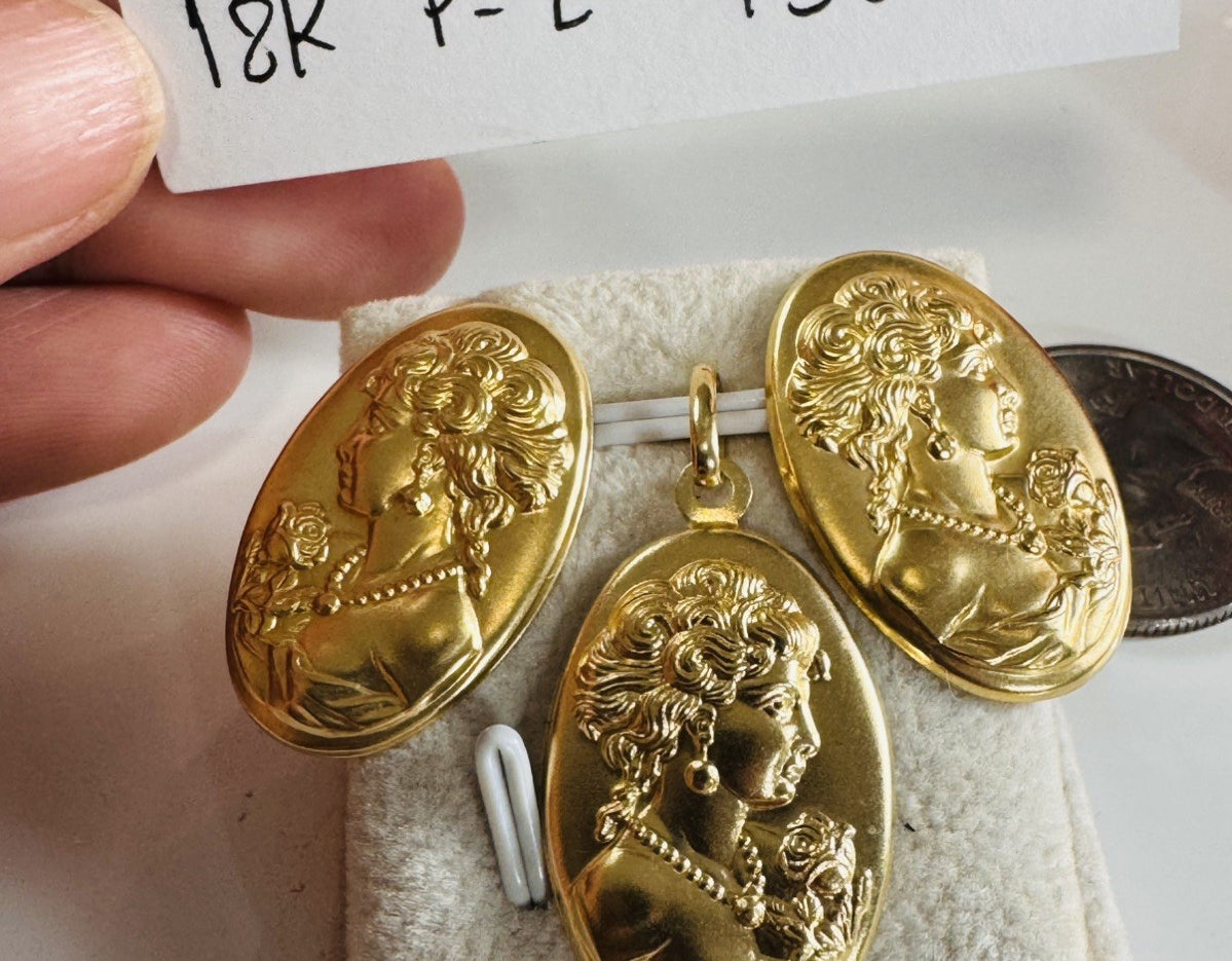 8998537