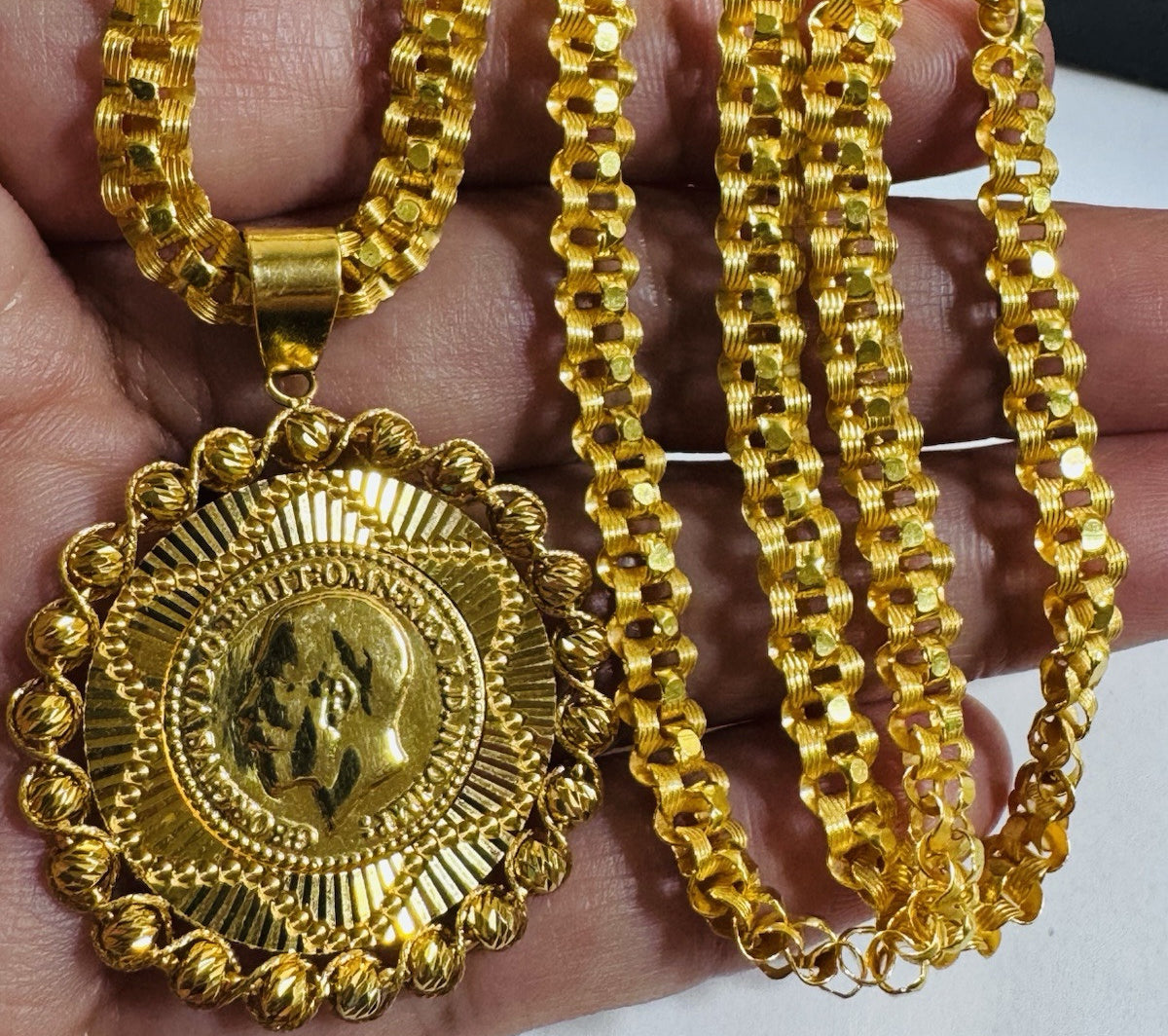 8769916