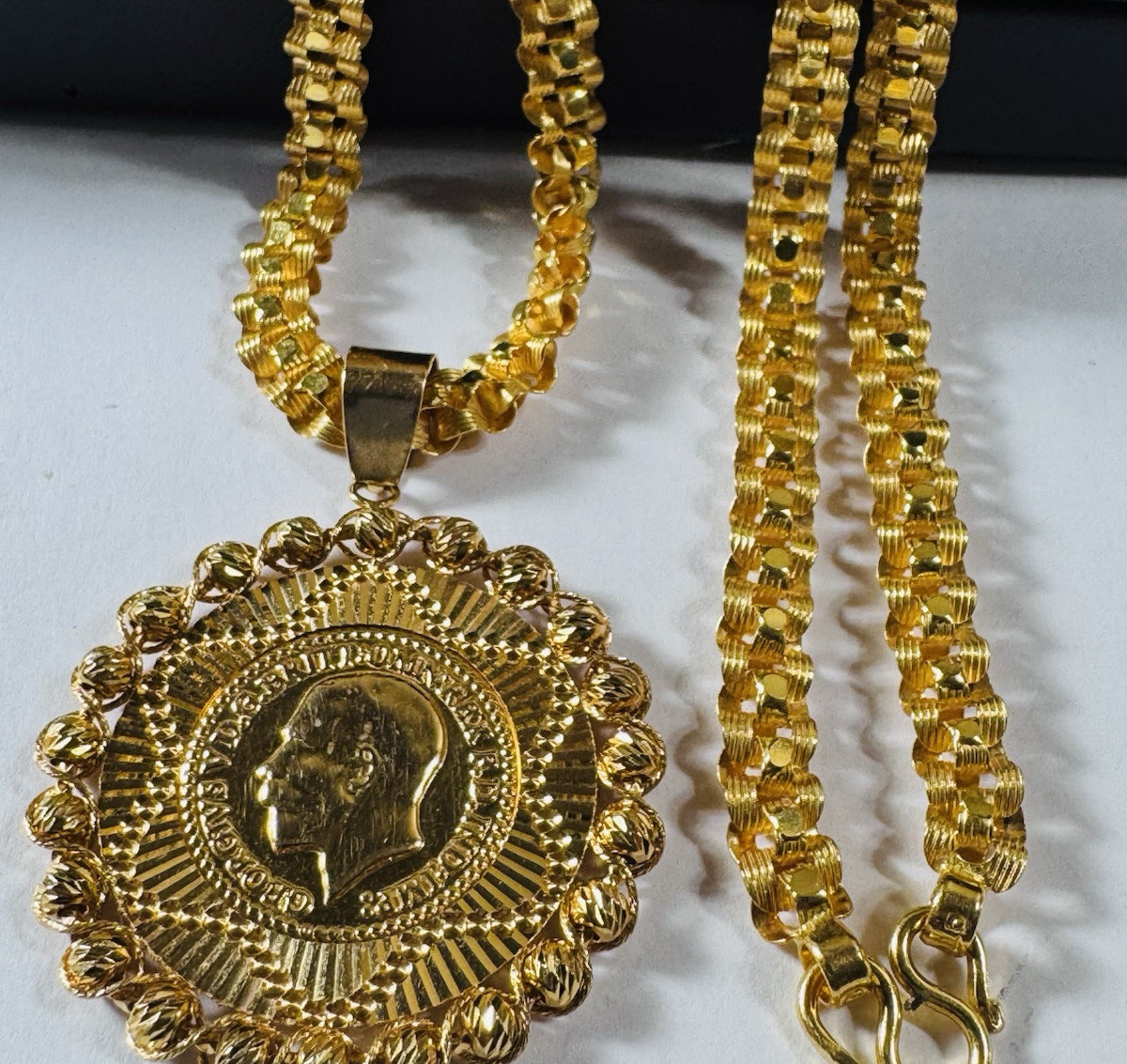 8769916