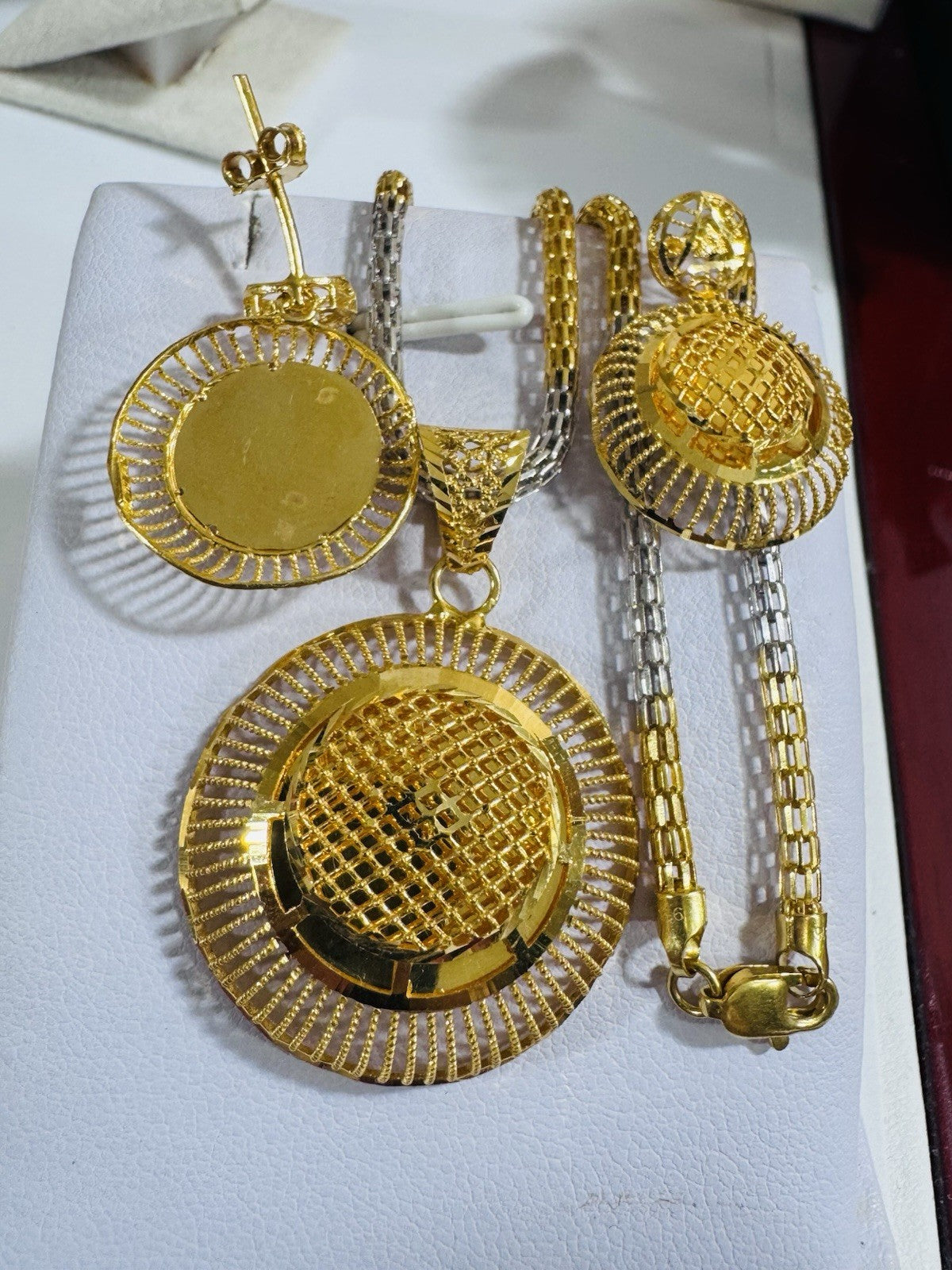 8990594