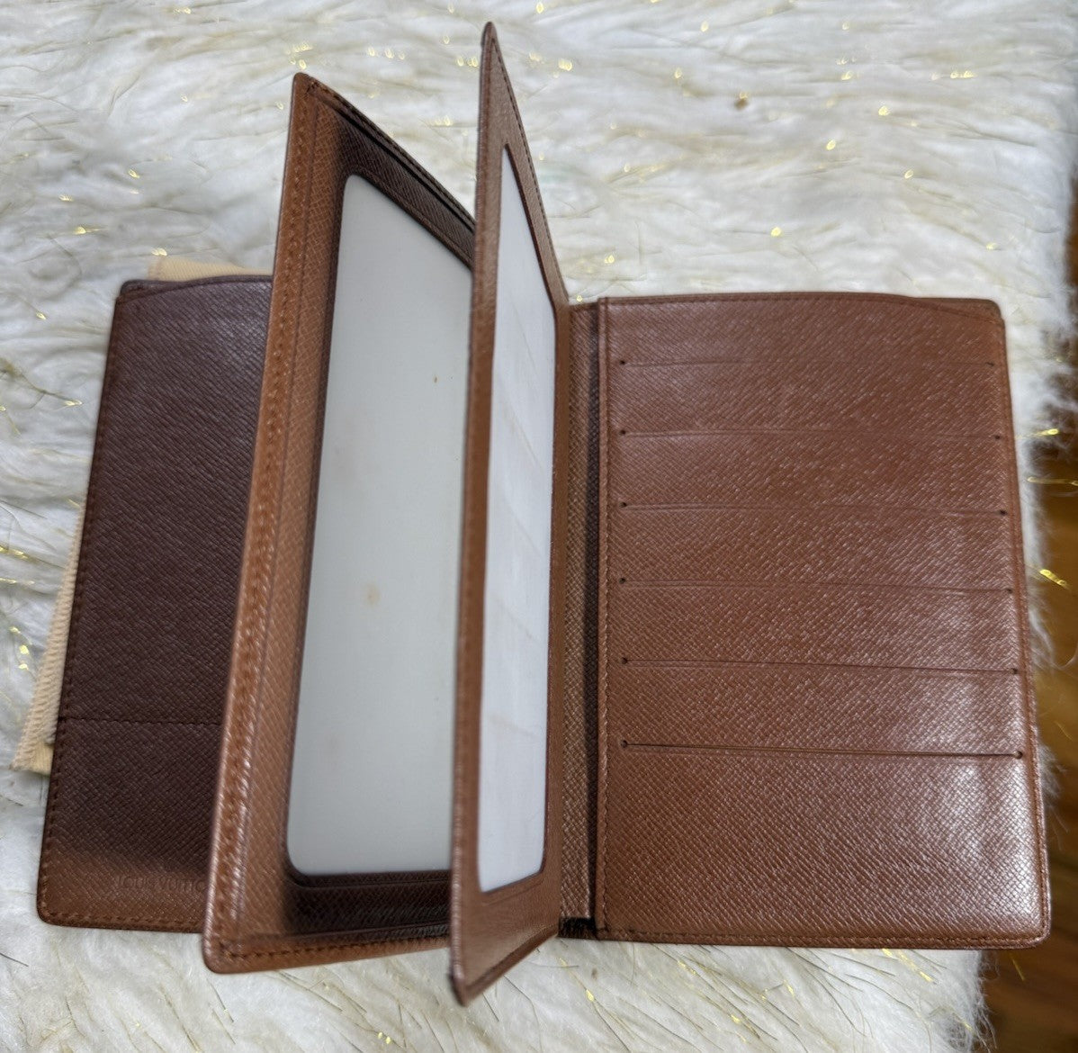 8989637