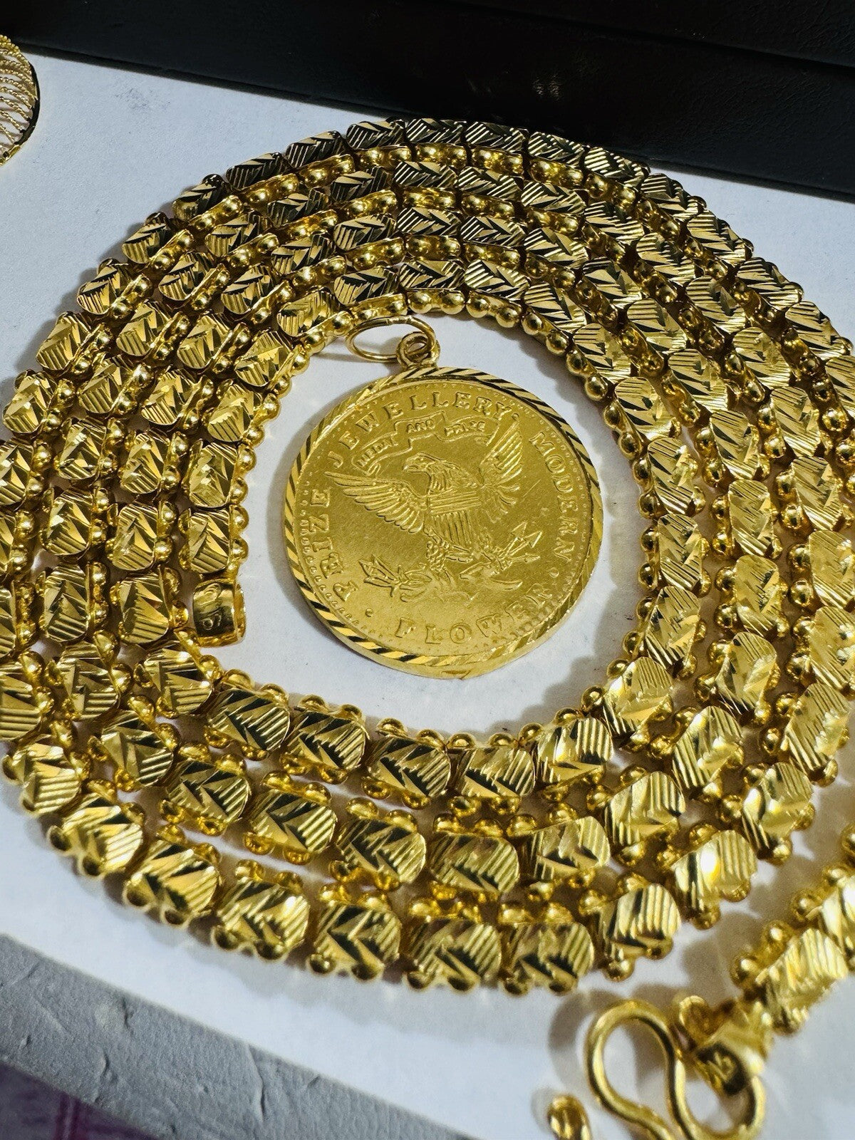 6757073