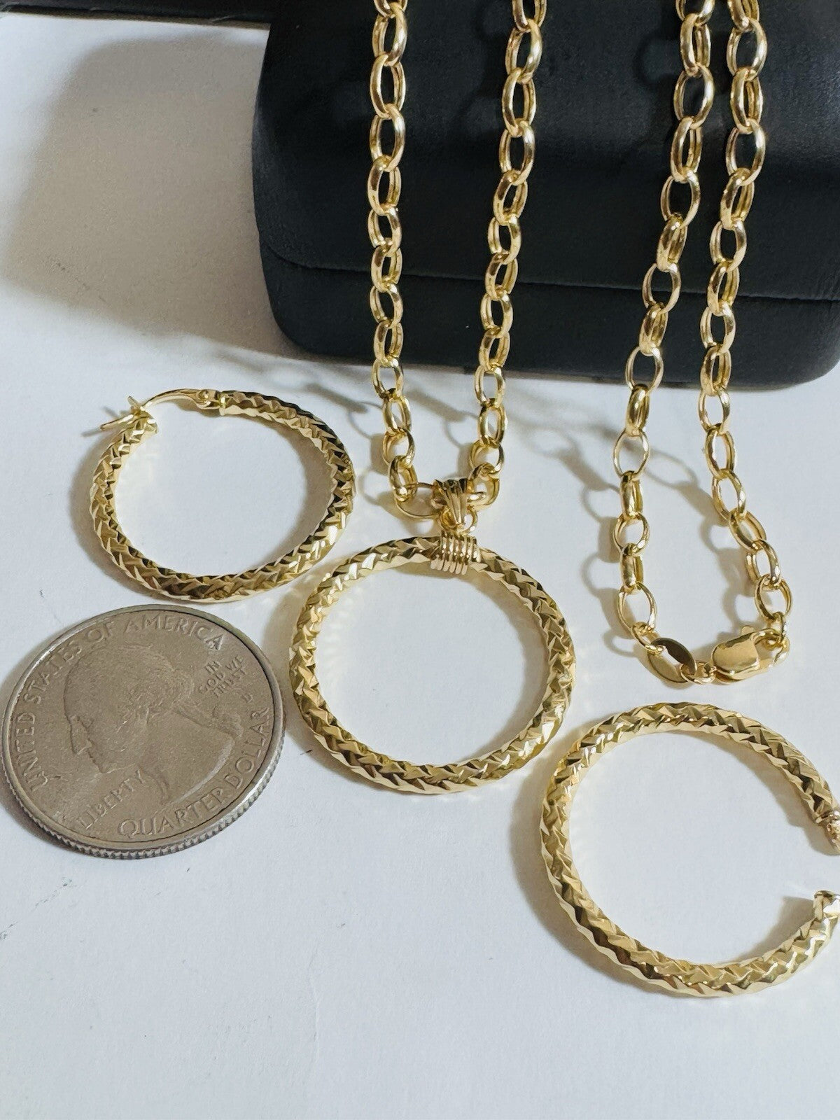 6933833