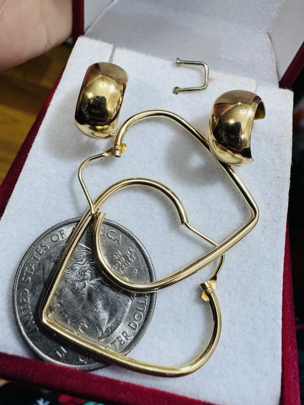 8989702