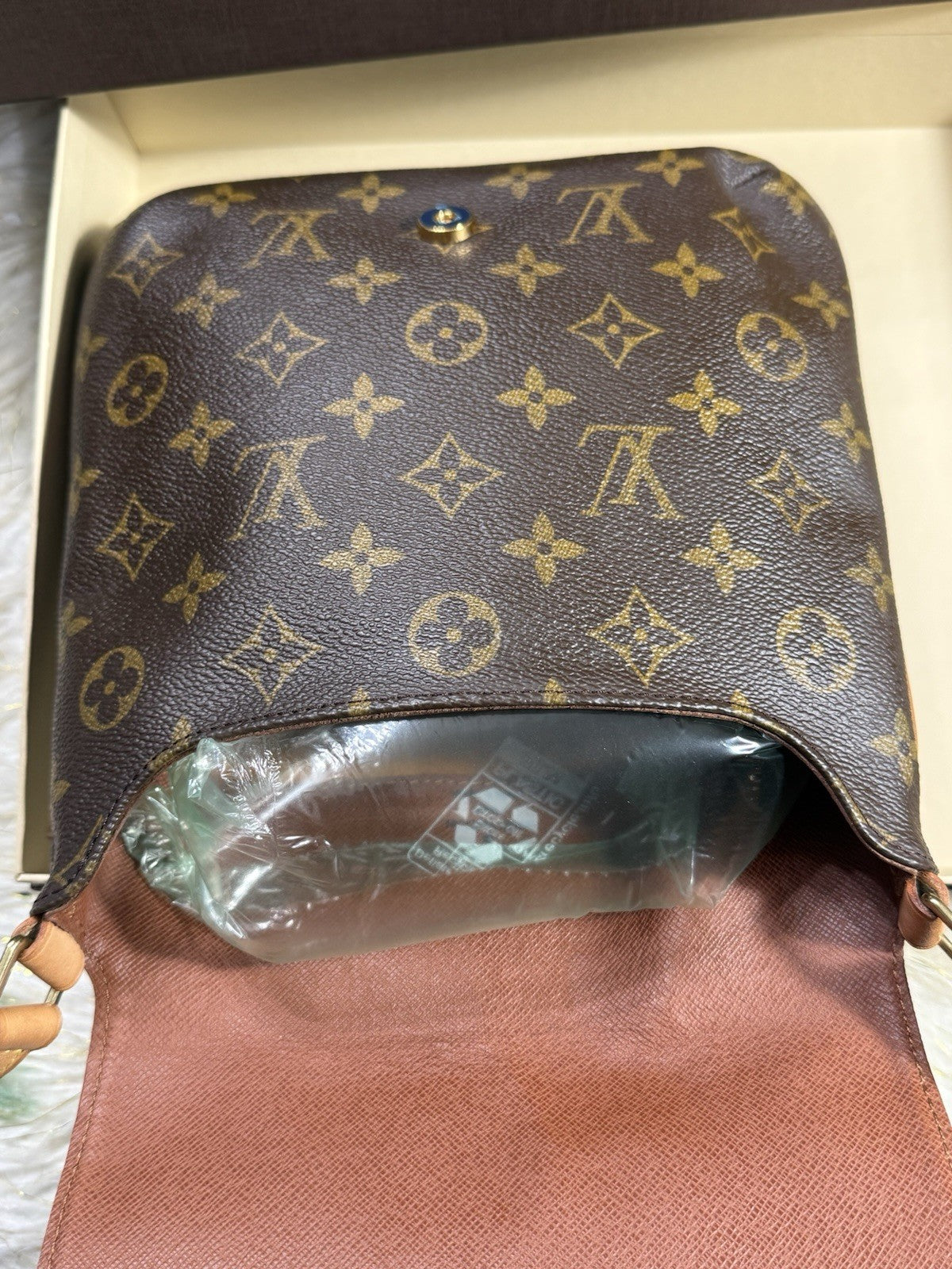 8989676