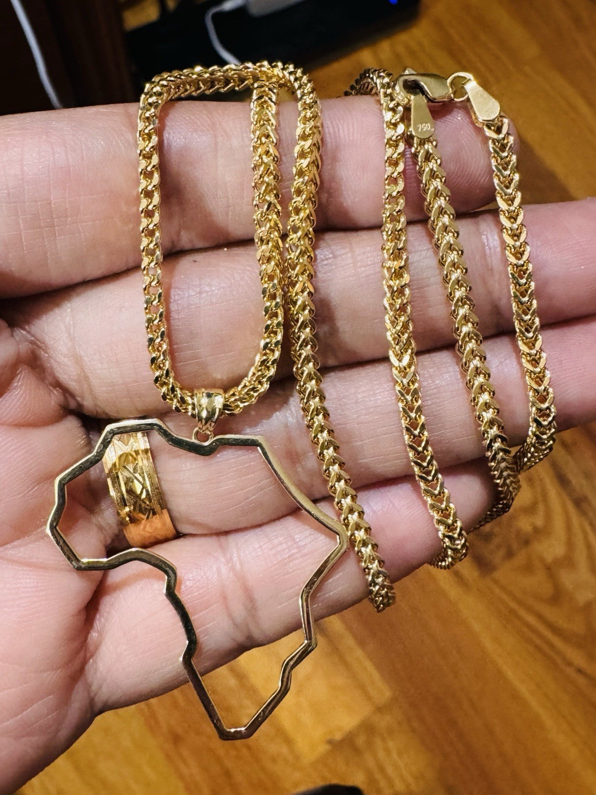 8989335