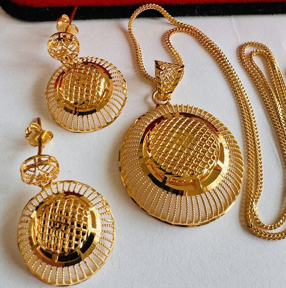 6915942