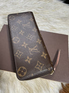 8989641