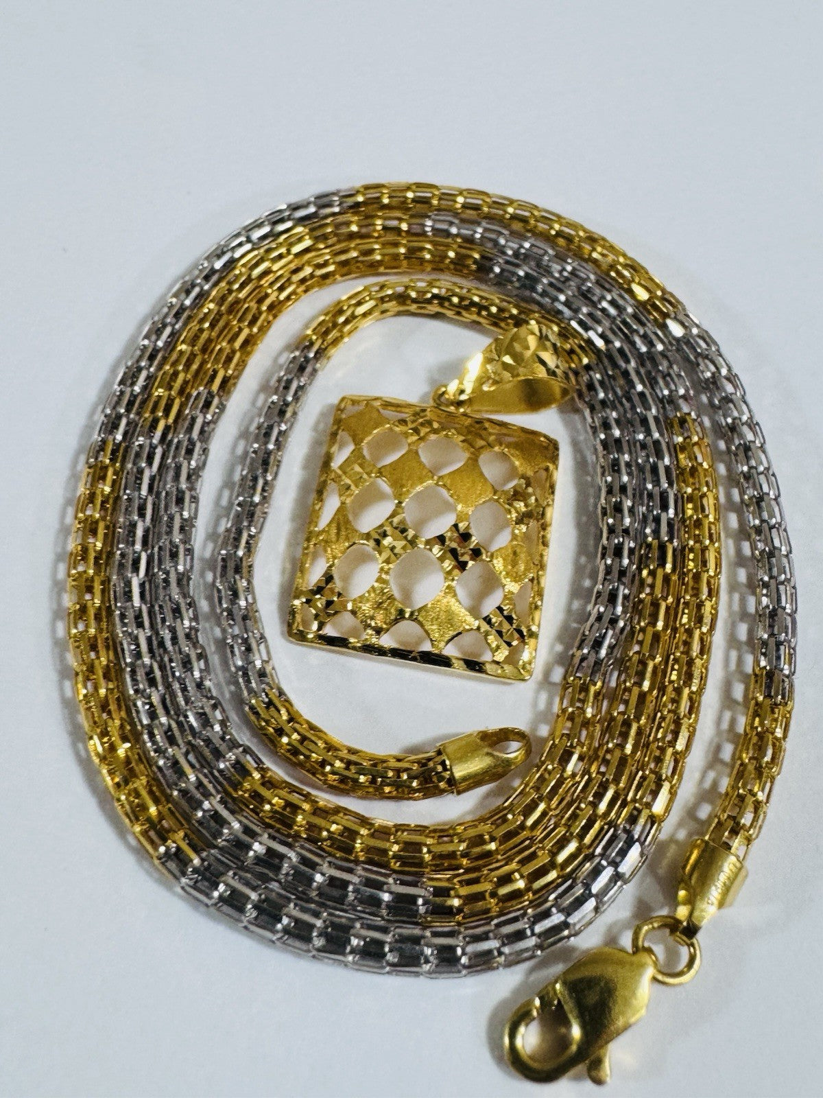 8990729