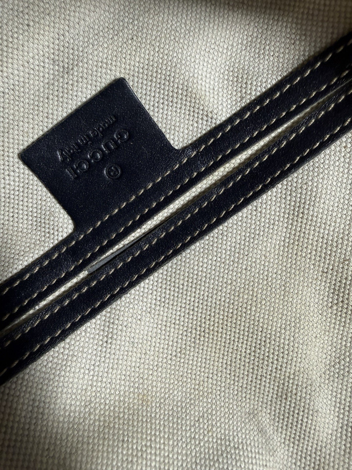 8989572