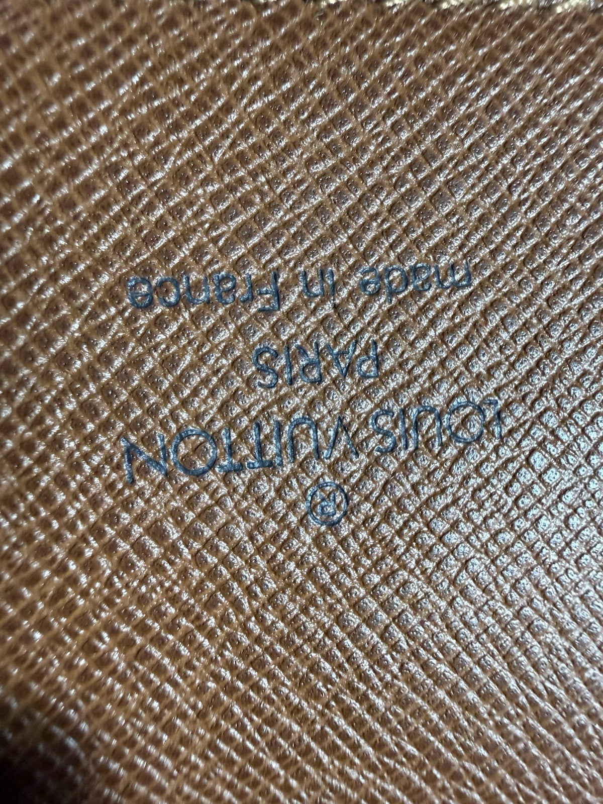 8989531