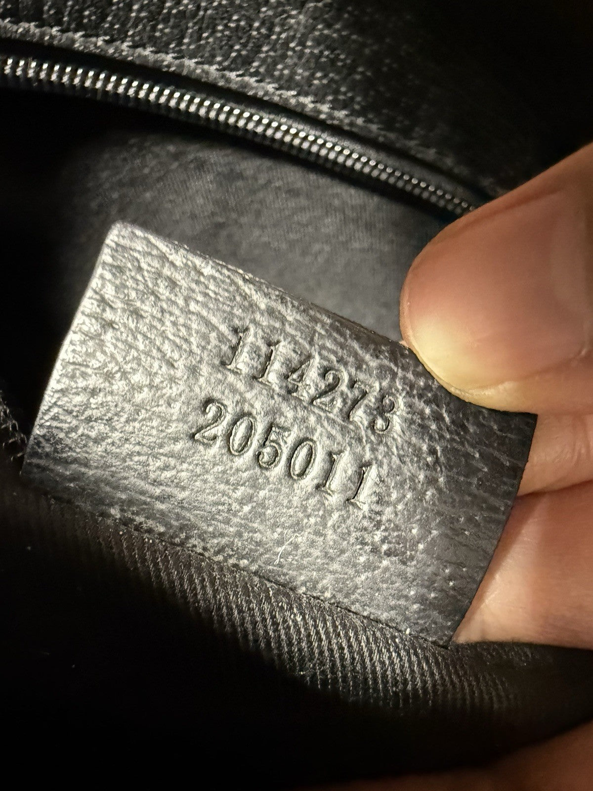 8989562