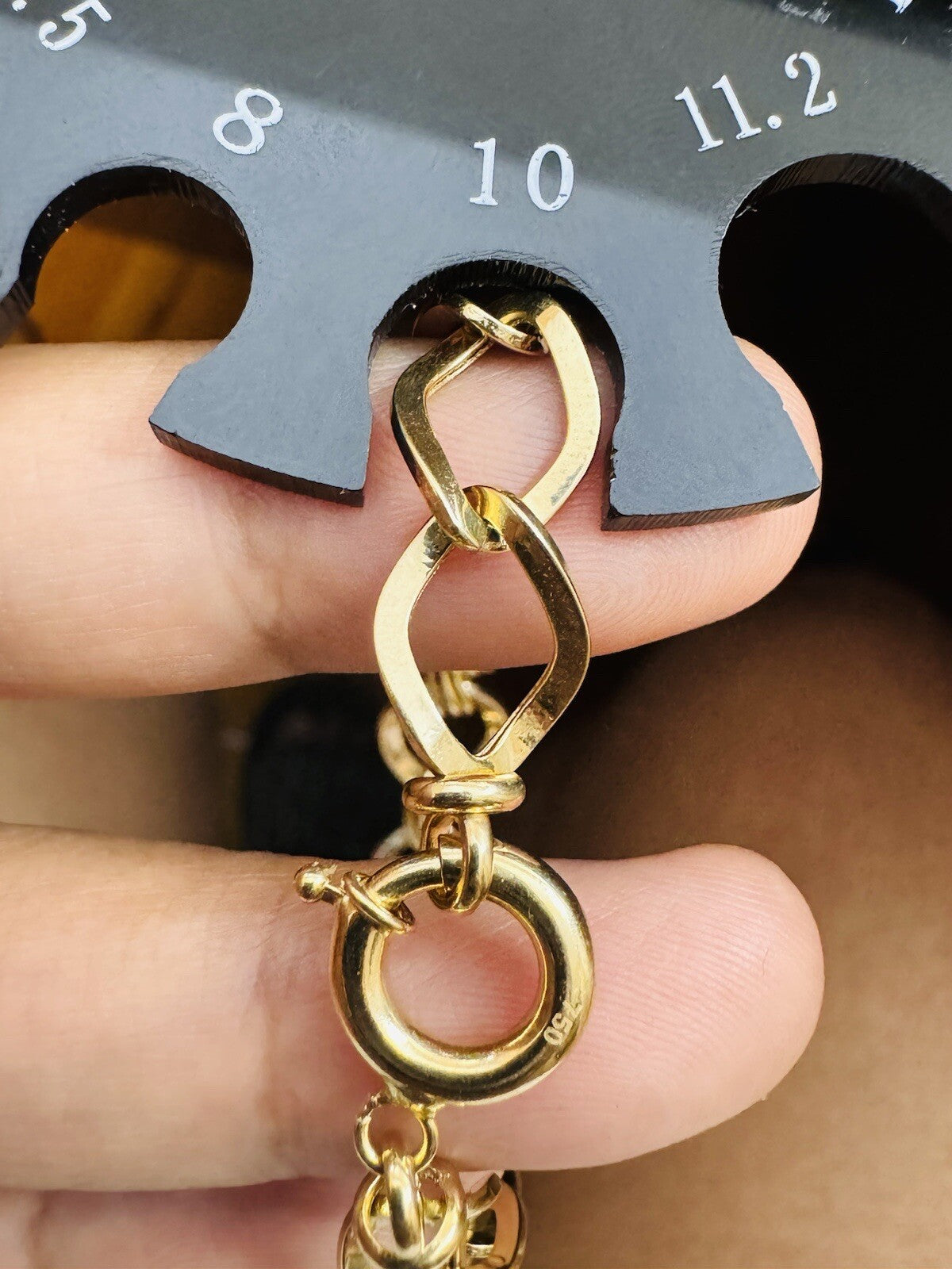 7995619