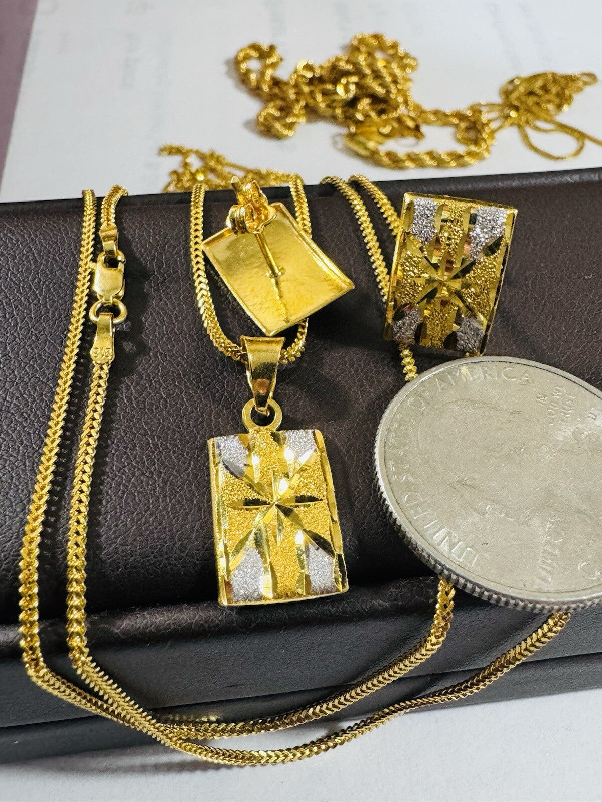 6915941