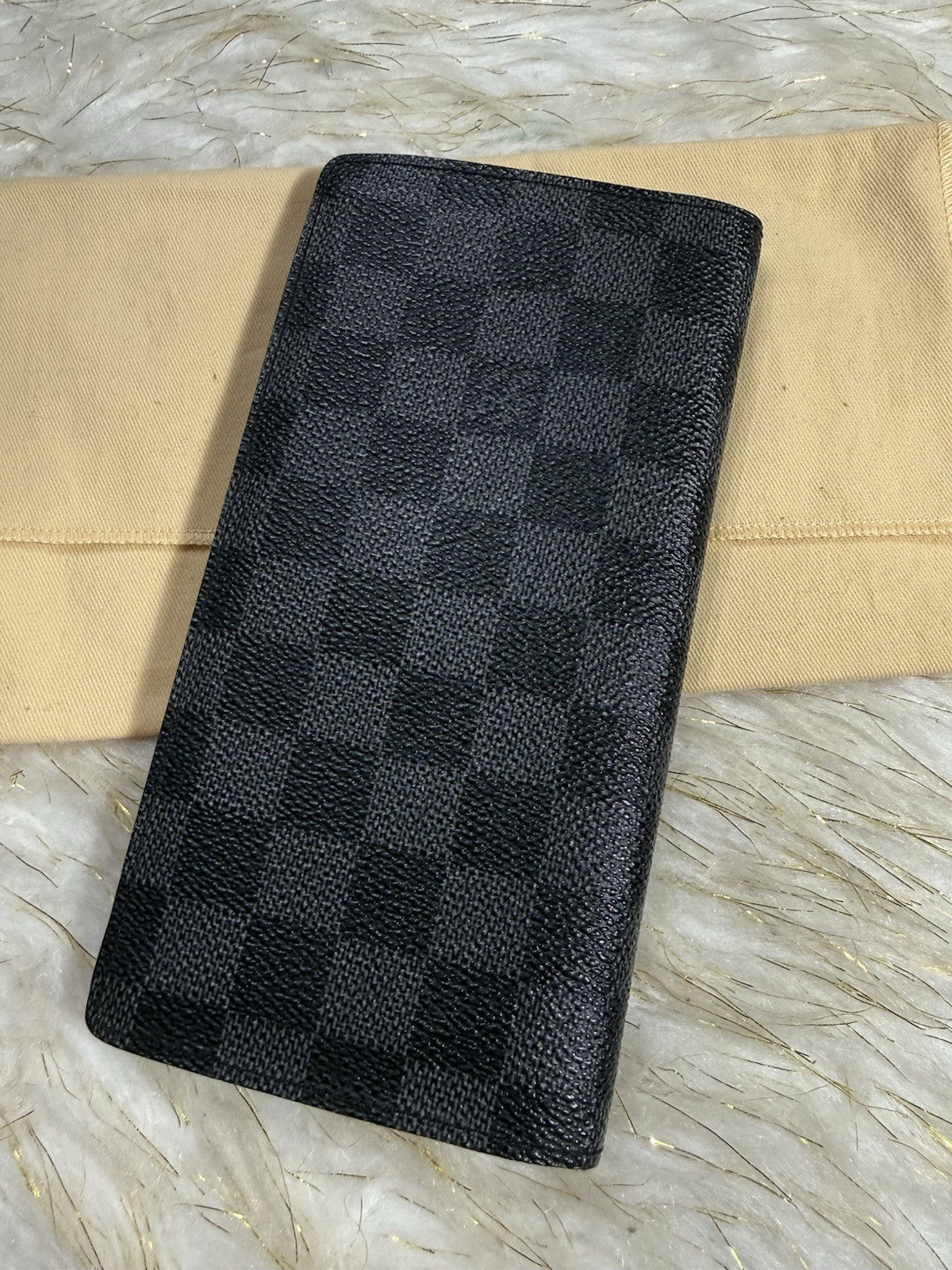 8989932