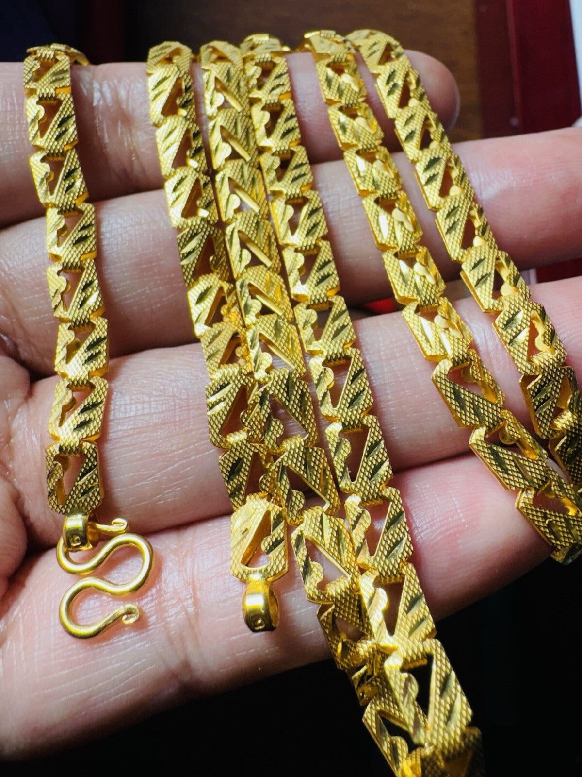 7995634