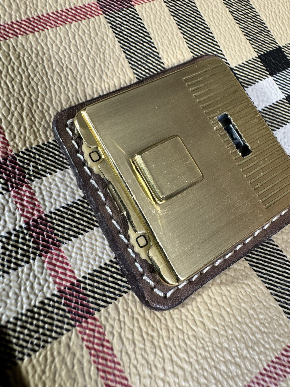 8989992