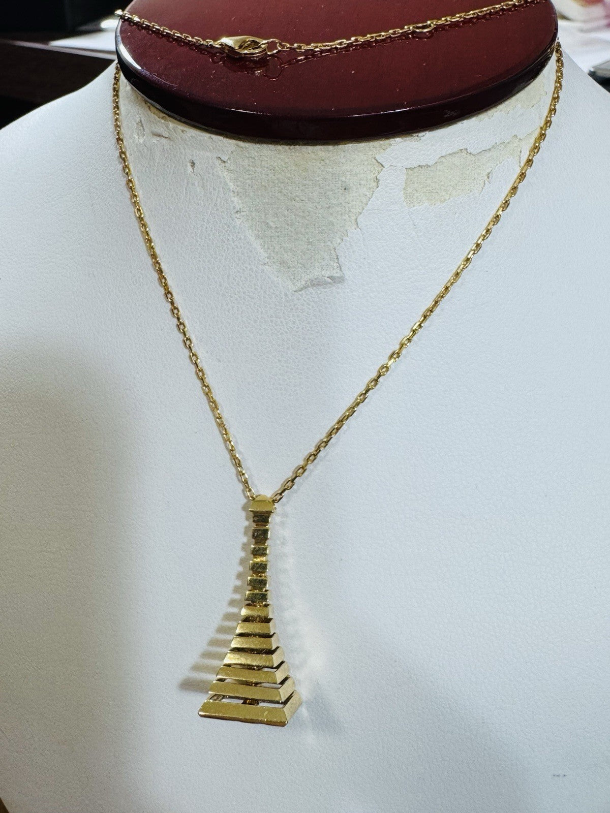 8990573
