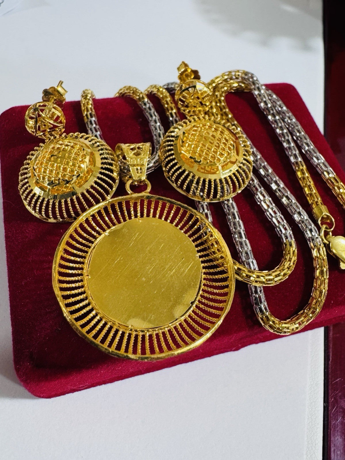 8990594